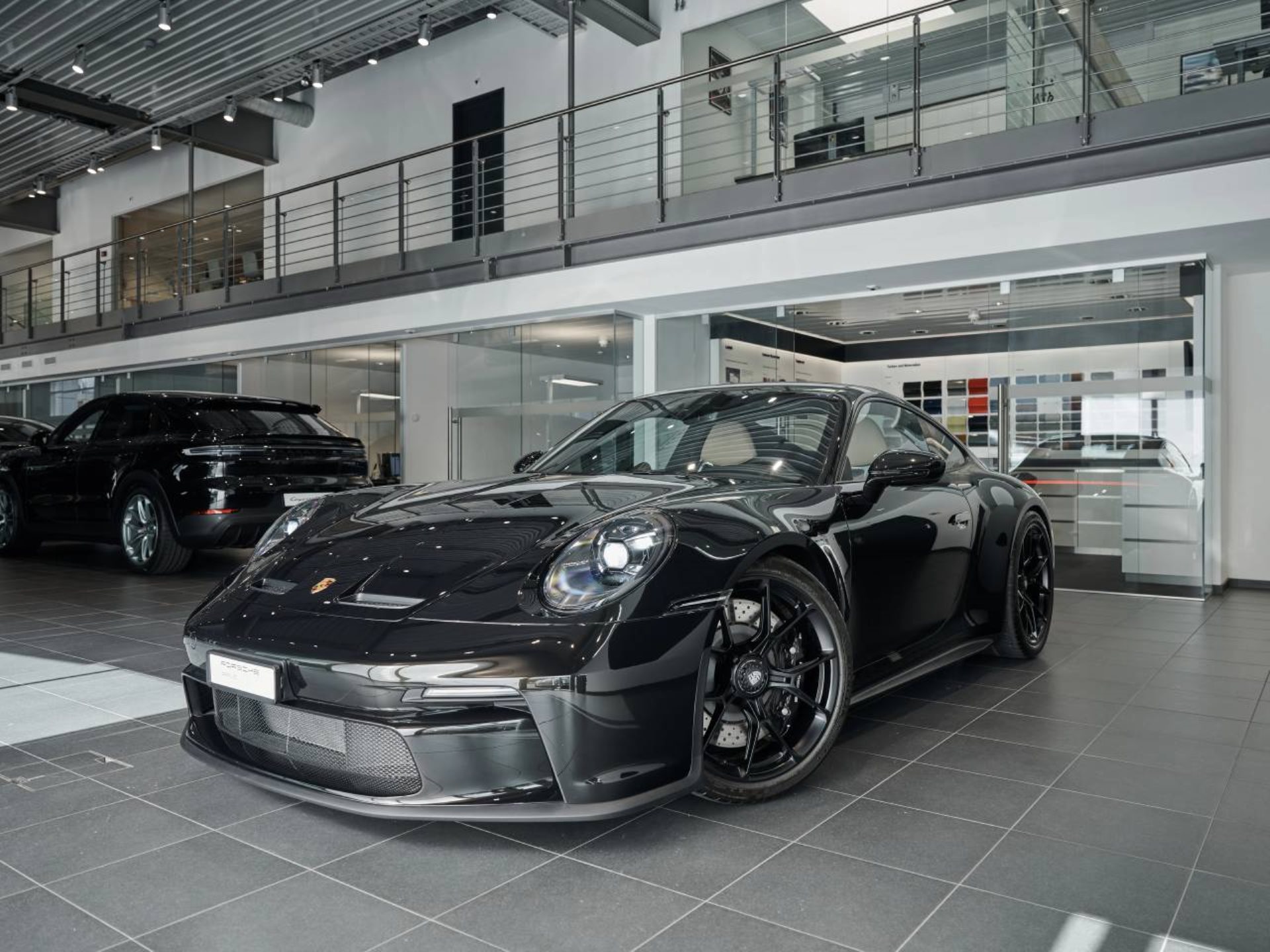PORSCHE 911 GT3 mit Touring-Paket-image-7