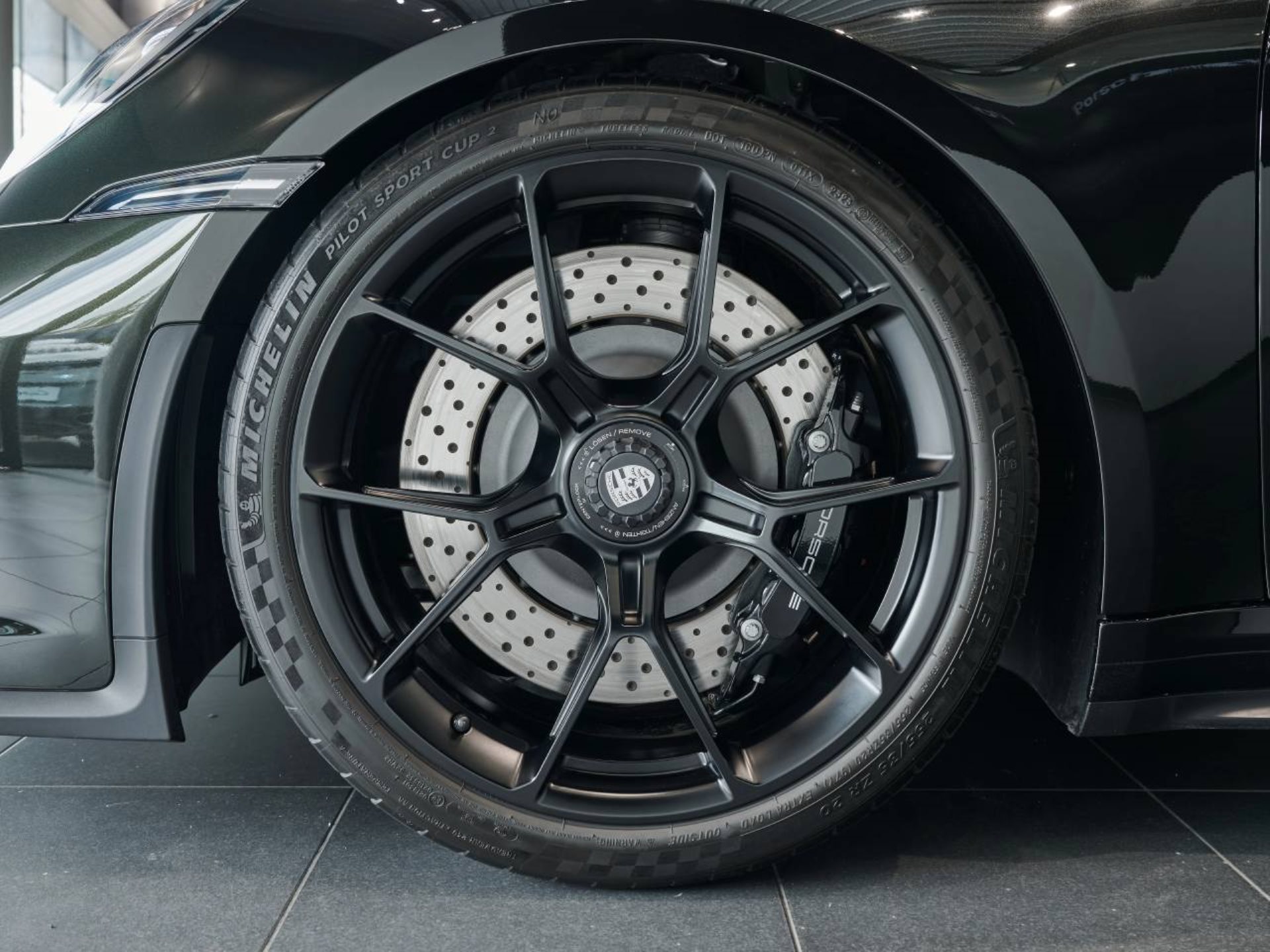 PORSCHE 911 GT3 mit Touring-Paket-image-27