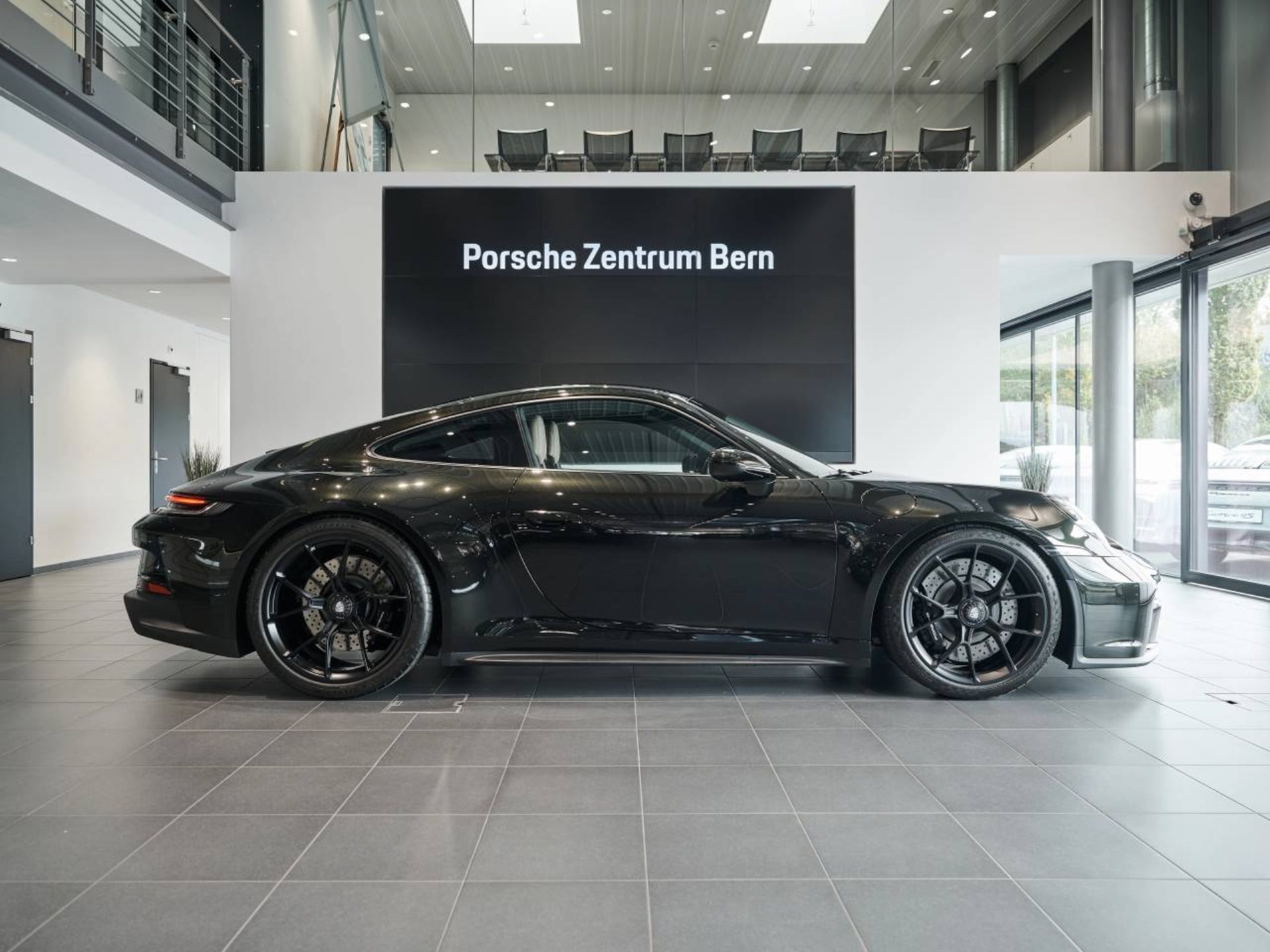 PORSCHE 911 GT3 mit Touring-Paket-image-1