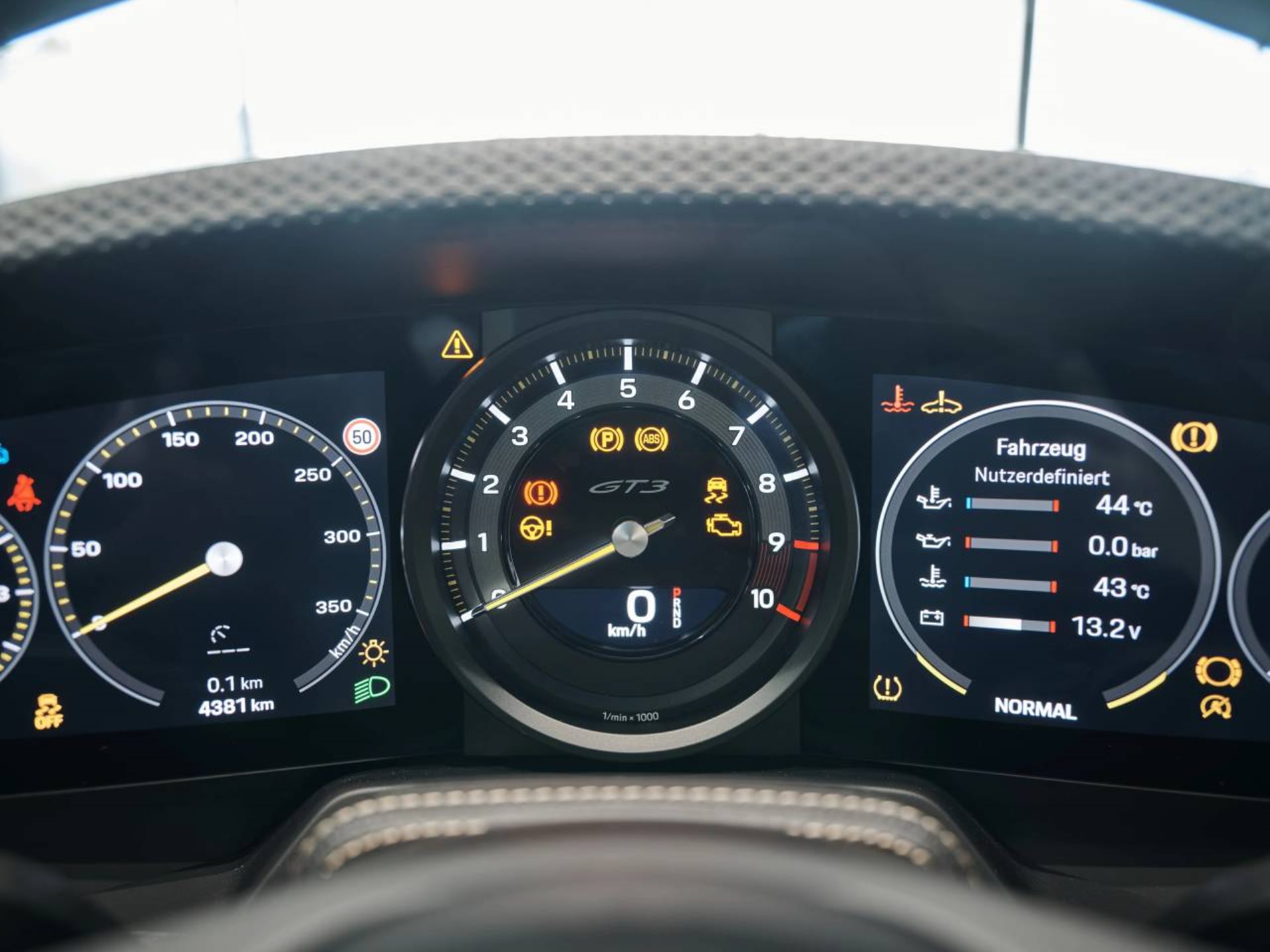 PORSCHE 911 GT3 mit Touring-Paket-image-13