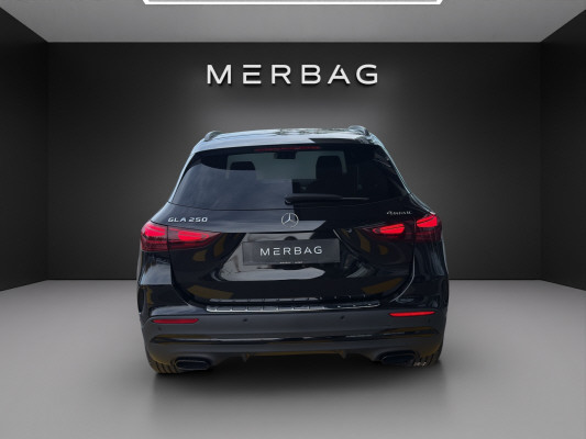 MERCEDES-BENZ GLA 250 4Matic Swiss Star-image-4