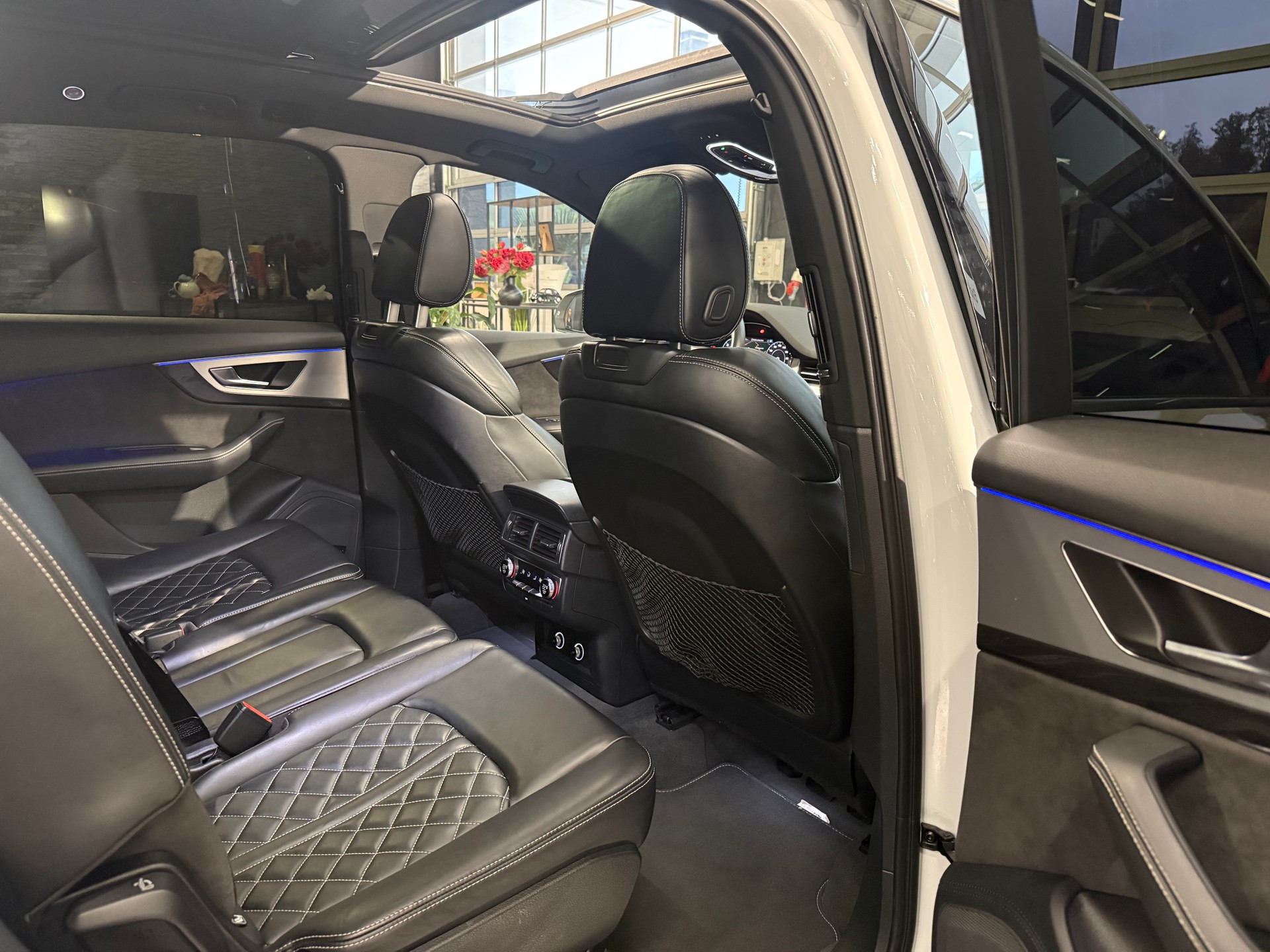 AUDI Q7 3.0 TDI quattro tiptronic S-line-image-13