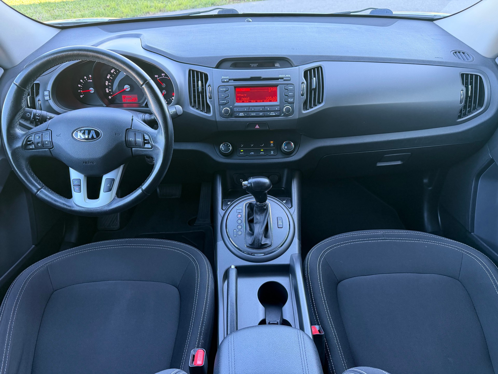 KIA Sportage 2.0 CRDi Trend 4WD Automatic-image-18