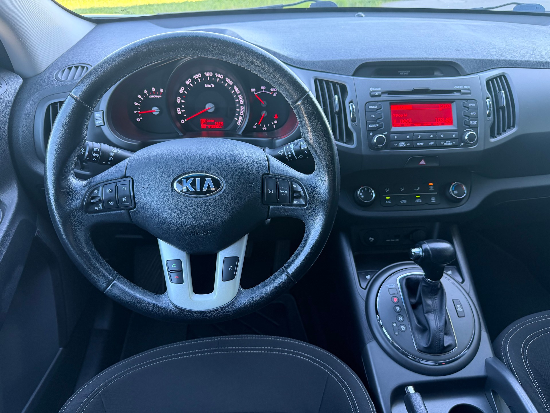 KIA Sportage 2.0 CRDi Trend 4WD Automatic-image-19