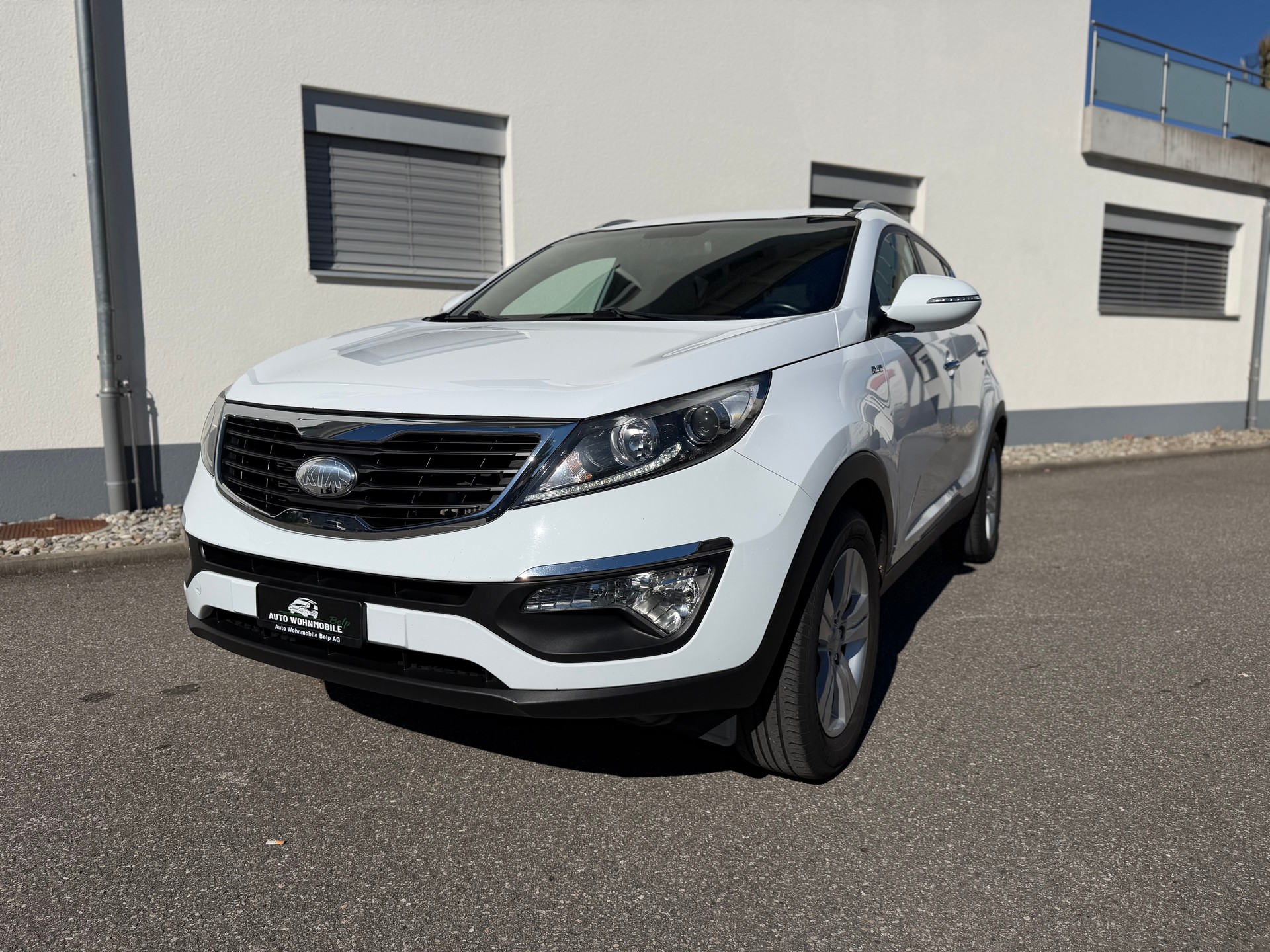 KIA Sportage 2.0 CRDi Trend 4WD Automatic-image-9