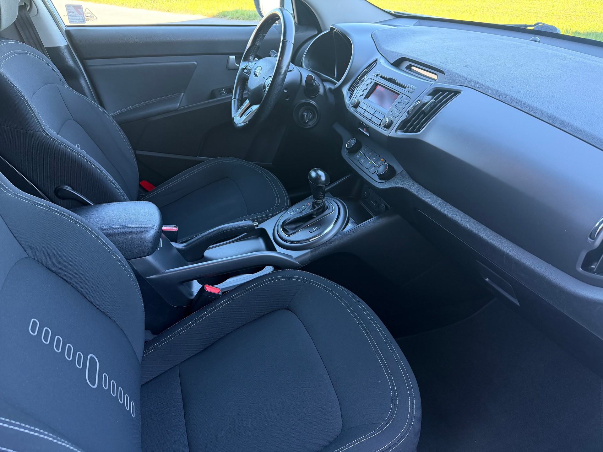 KIA Sportage 2.0 CRDi Trend 4WD Automatic-image-15