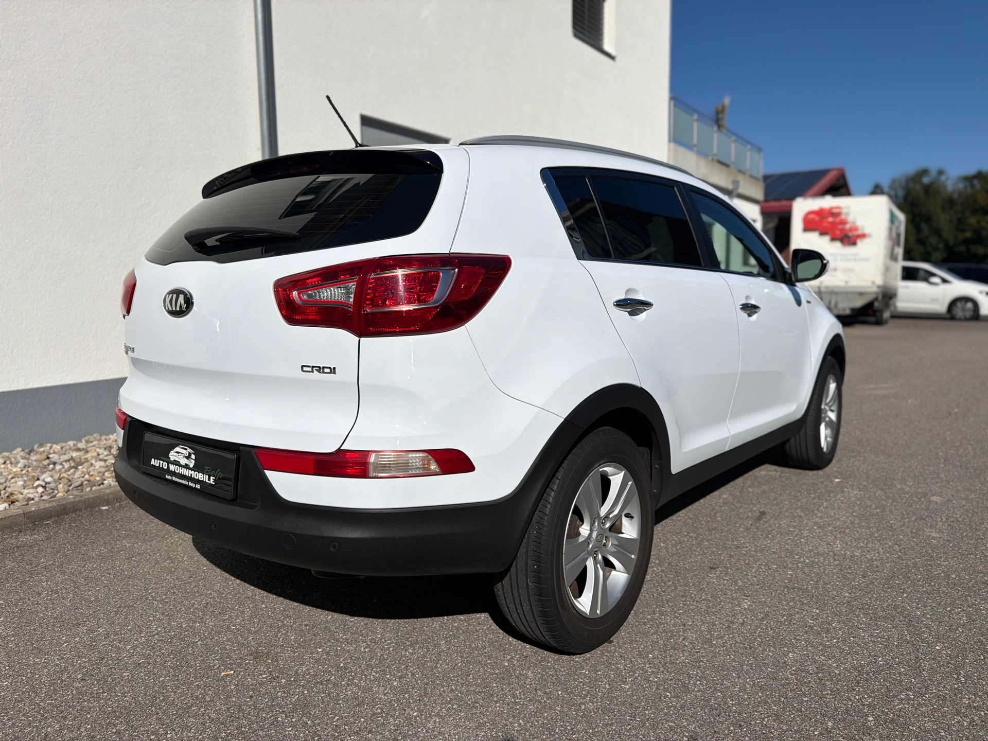 KIA Sportage 2.0 CRDi Trend 4WD Automatic-image-6