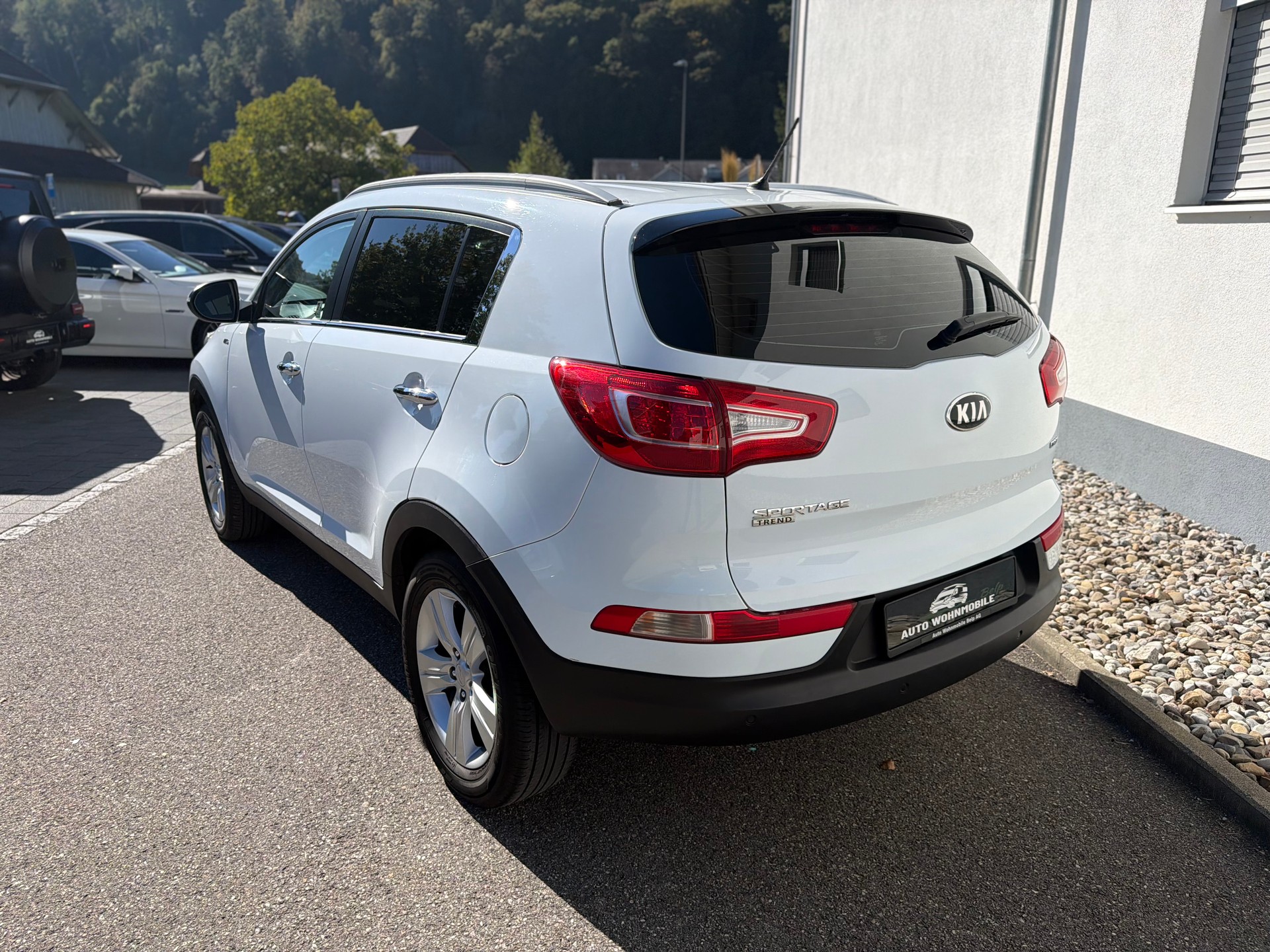 KIA Sportage 2.0 CRDi Trend 4WD Automatic-image-13