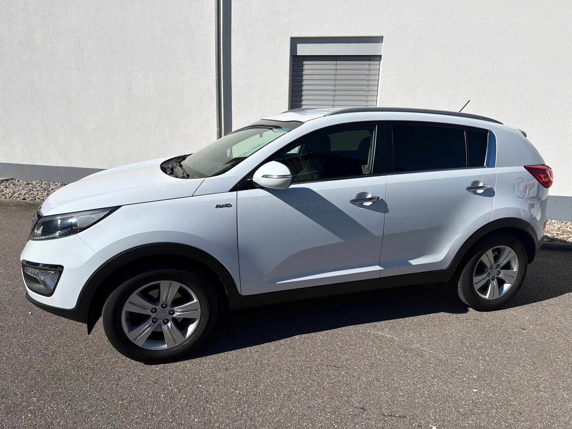 KIA Sportage 2.0 CRDi Trend 4WD Automatic-image-11