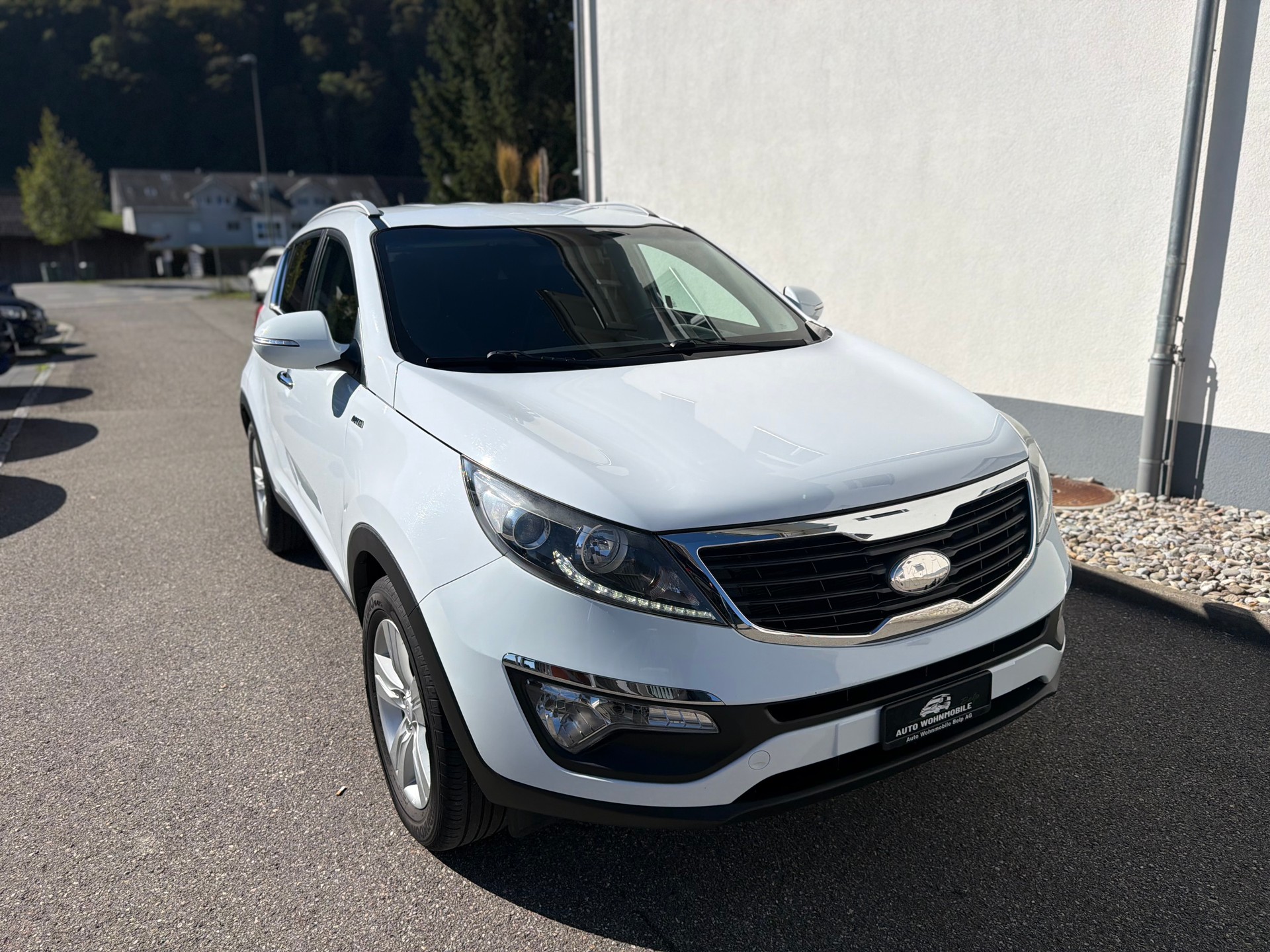 KIA Sportage 2.0 CRDi Trend 4WD Automatic-image-1