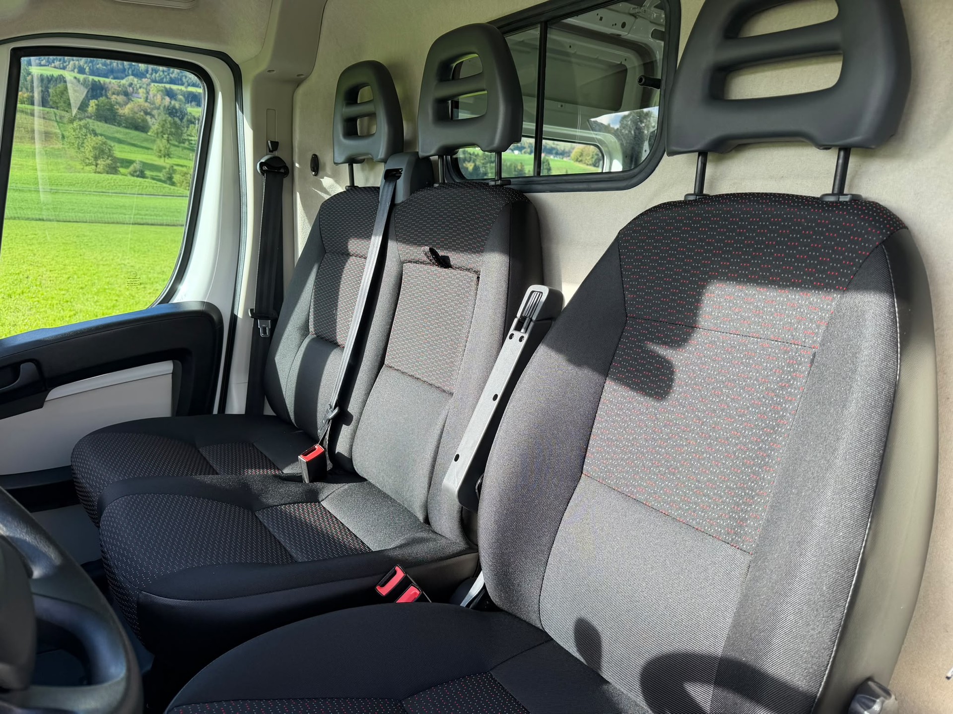 CITROEN Jumper 33 2.0 BlueHDi 130 Attraction L2H2-image-11