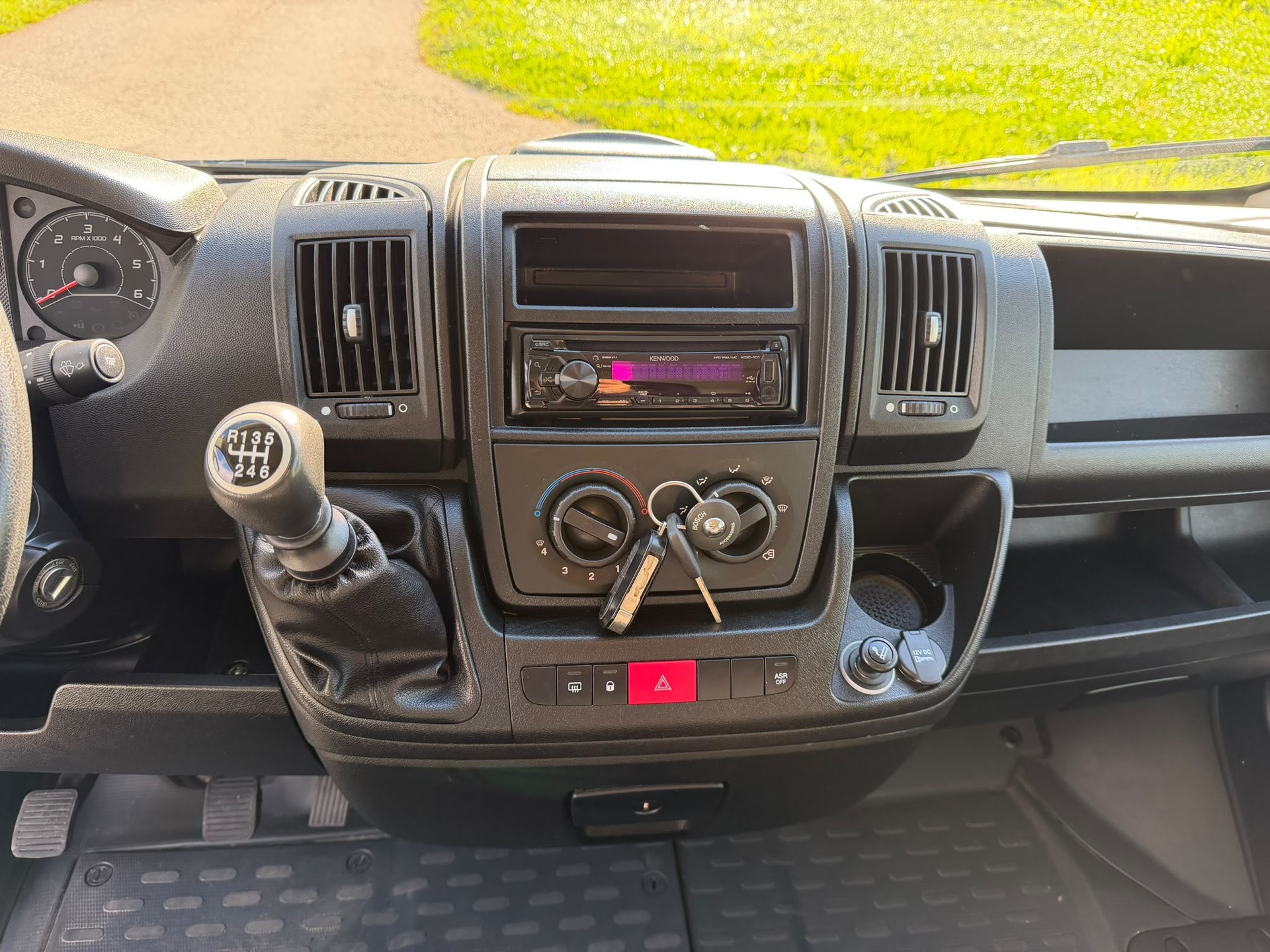 CITROEN Jumper 33 2.0 BlueHDi 130 Attraction L2H2-image-14