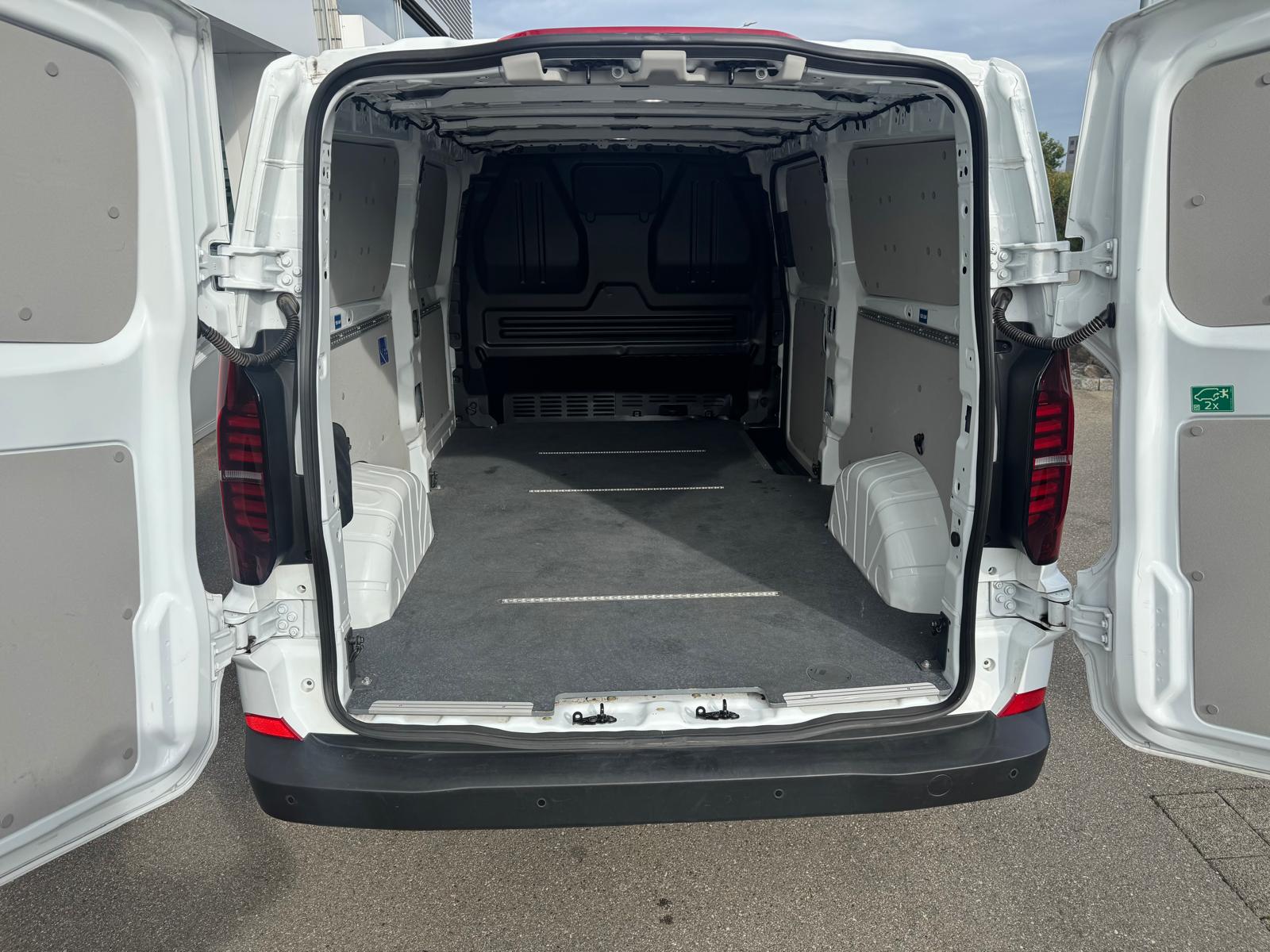 VW Transporter 2.0 TDI Lang-image-5