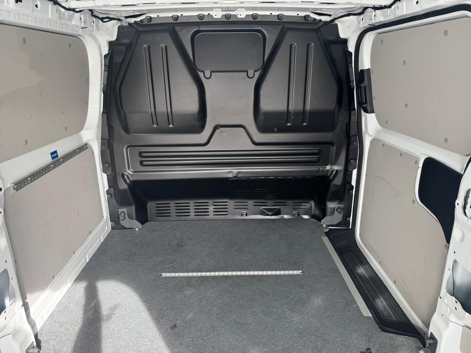 VW Transporter 2.0 TDI Lang-image-6