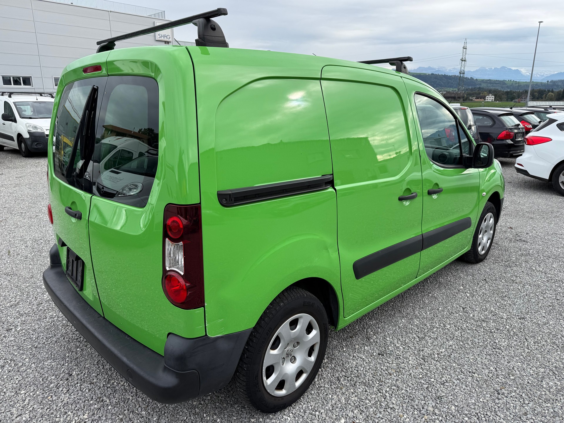 PEUGEOT Partner 1.6 e-HDI Urban Pack-image-4