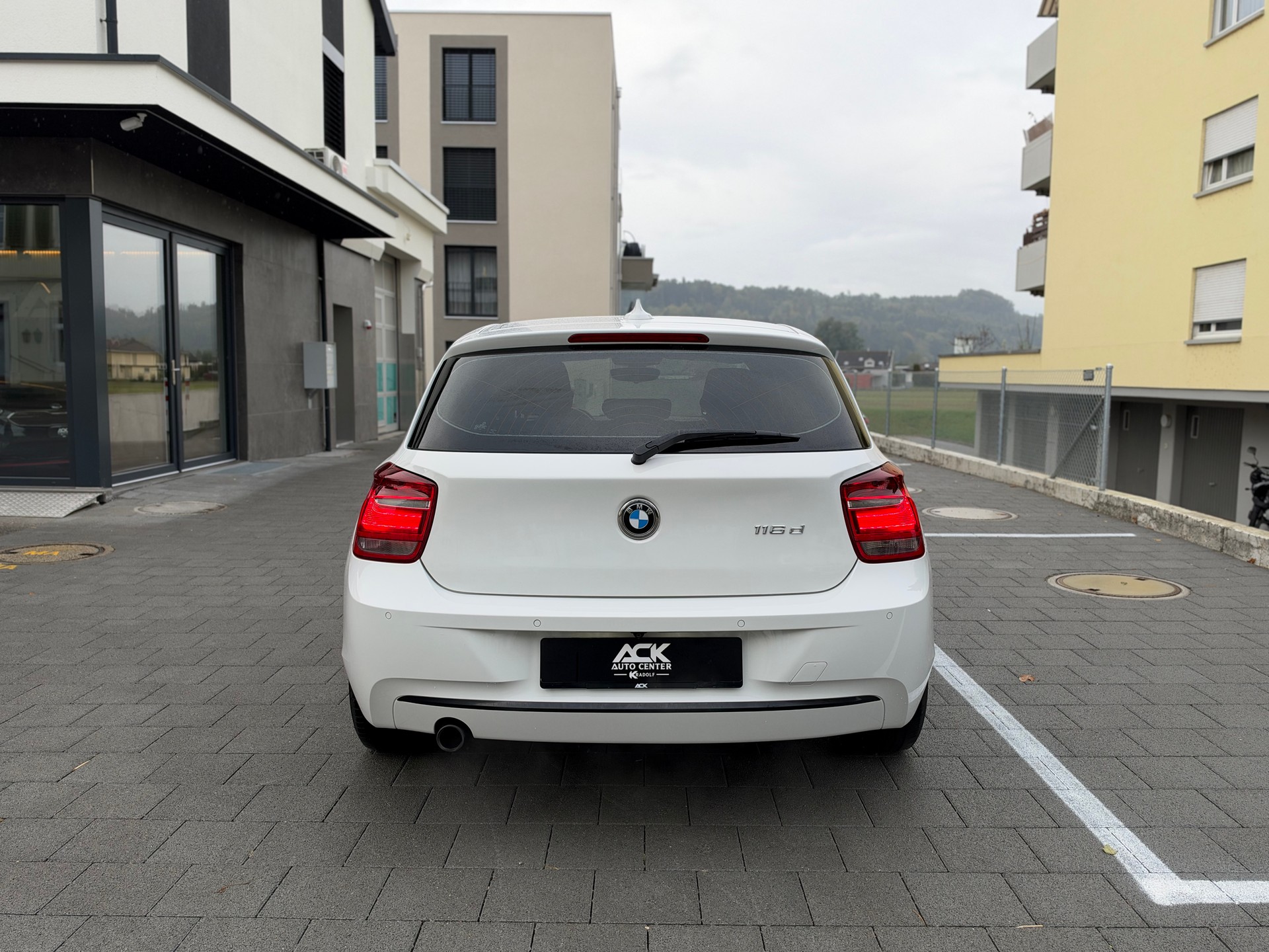 BMW 116d Sport Line-image-3
