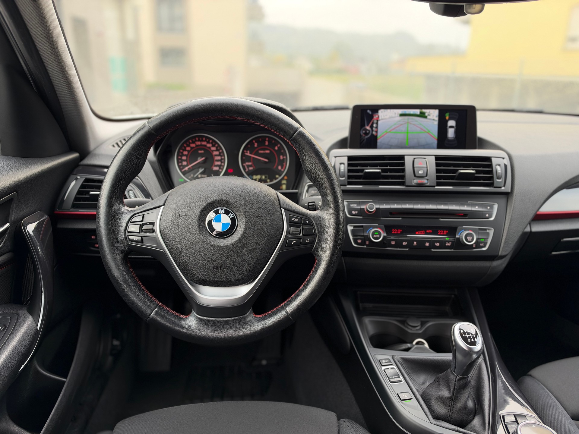 BMW 116d Sport Line-image-10