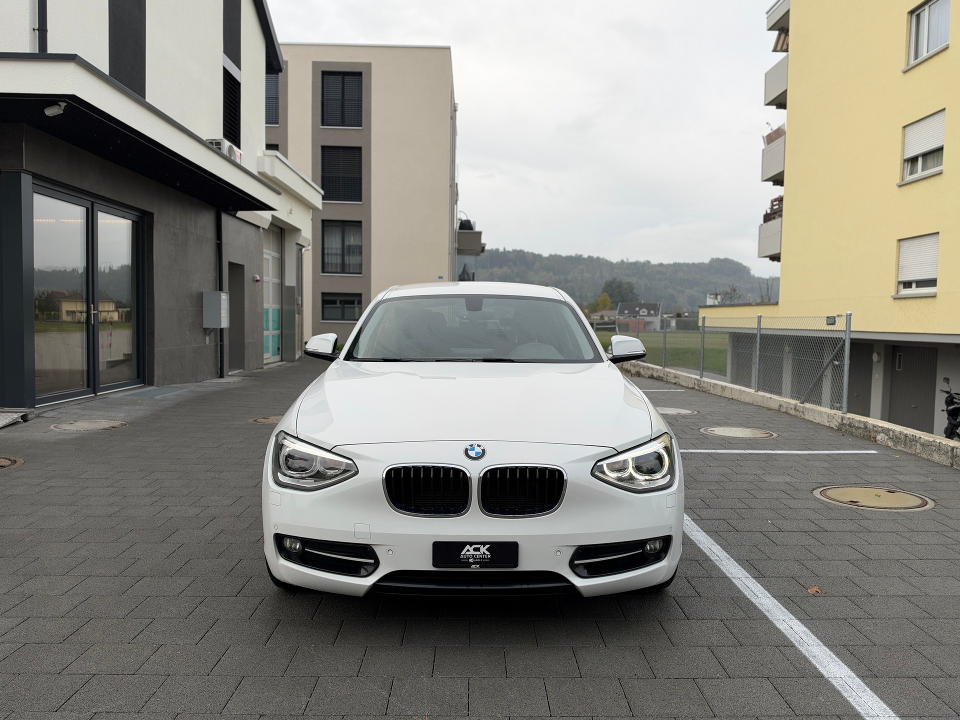 BMW 116d Sport Line-image-7