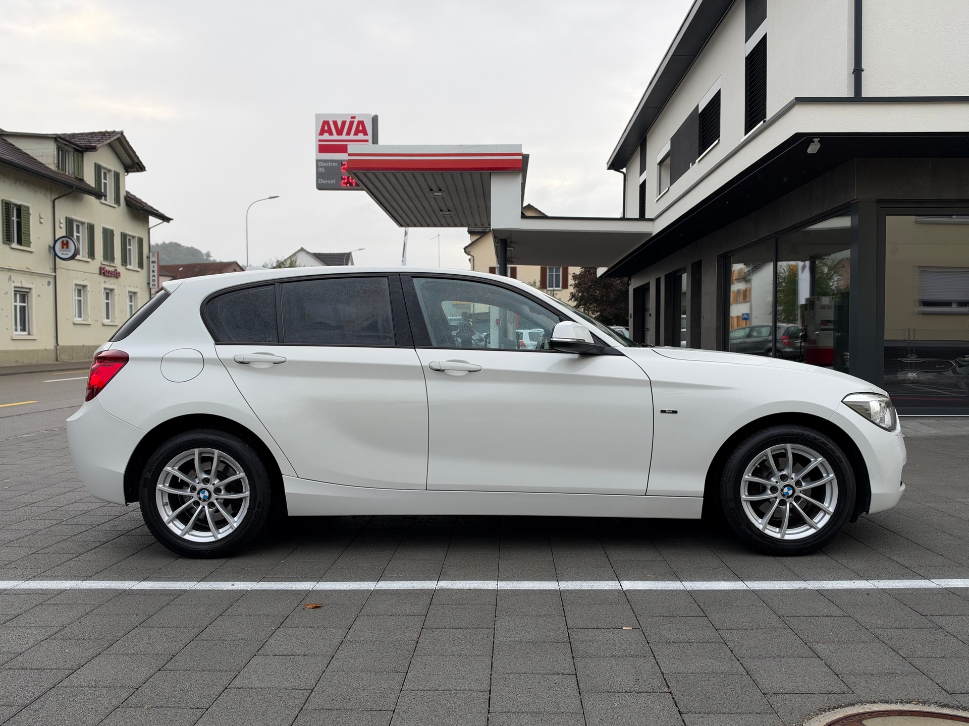 BMW 116d Sport Line-image-5