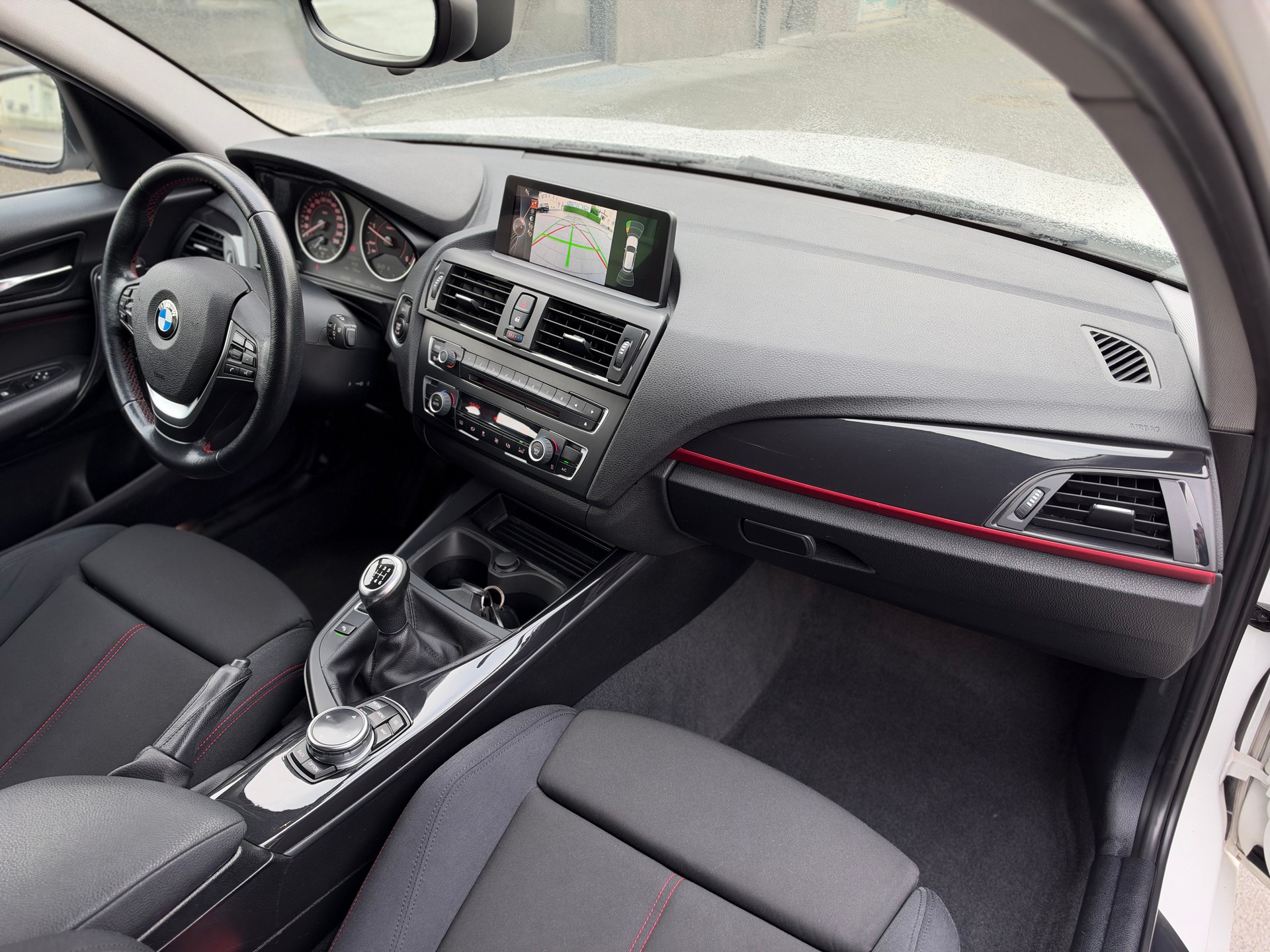 BMW 116d Sport Line-image-11
