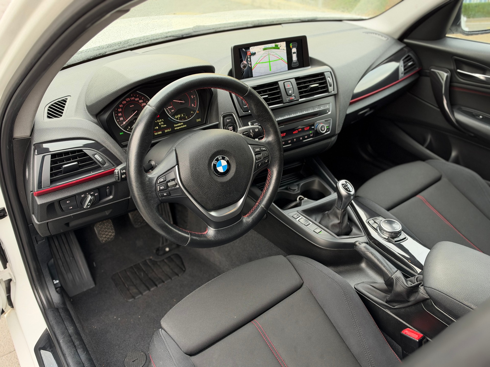 BMW 116d Sport Line-image-8