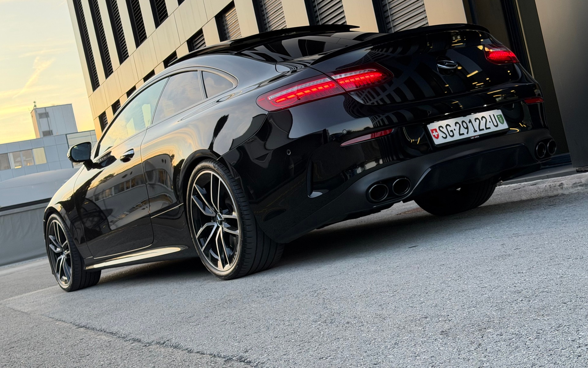 MERCEDES-BENZ E 53 Coupé AMG 4Matic+ ♦️1.Hand*ab Service*Facelift Modell mit neuen MBUX♦️-image-1