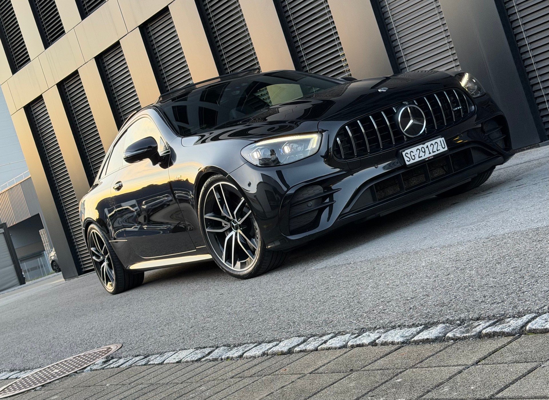 MERCEDES-BENZ E 53 Coupé AMG 4Matic+ ♦️1.Hand*ab Service*Facelift Modell mit neuen MBUX♦️-image-2