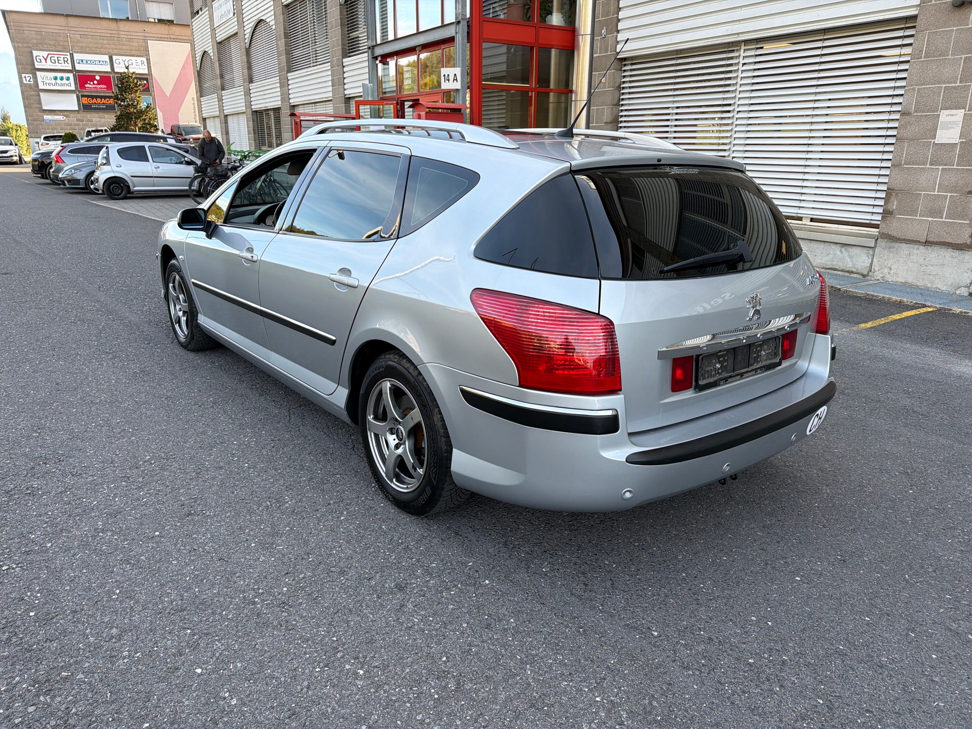 PEUGEOT 407 SW 2.0 HDI Dynamic Edition Automatic-image-2