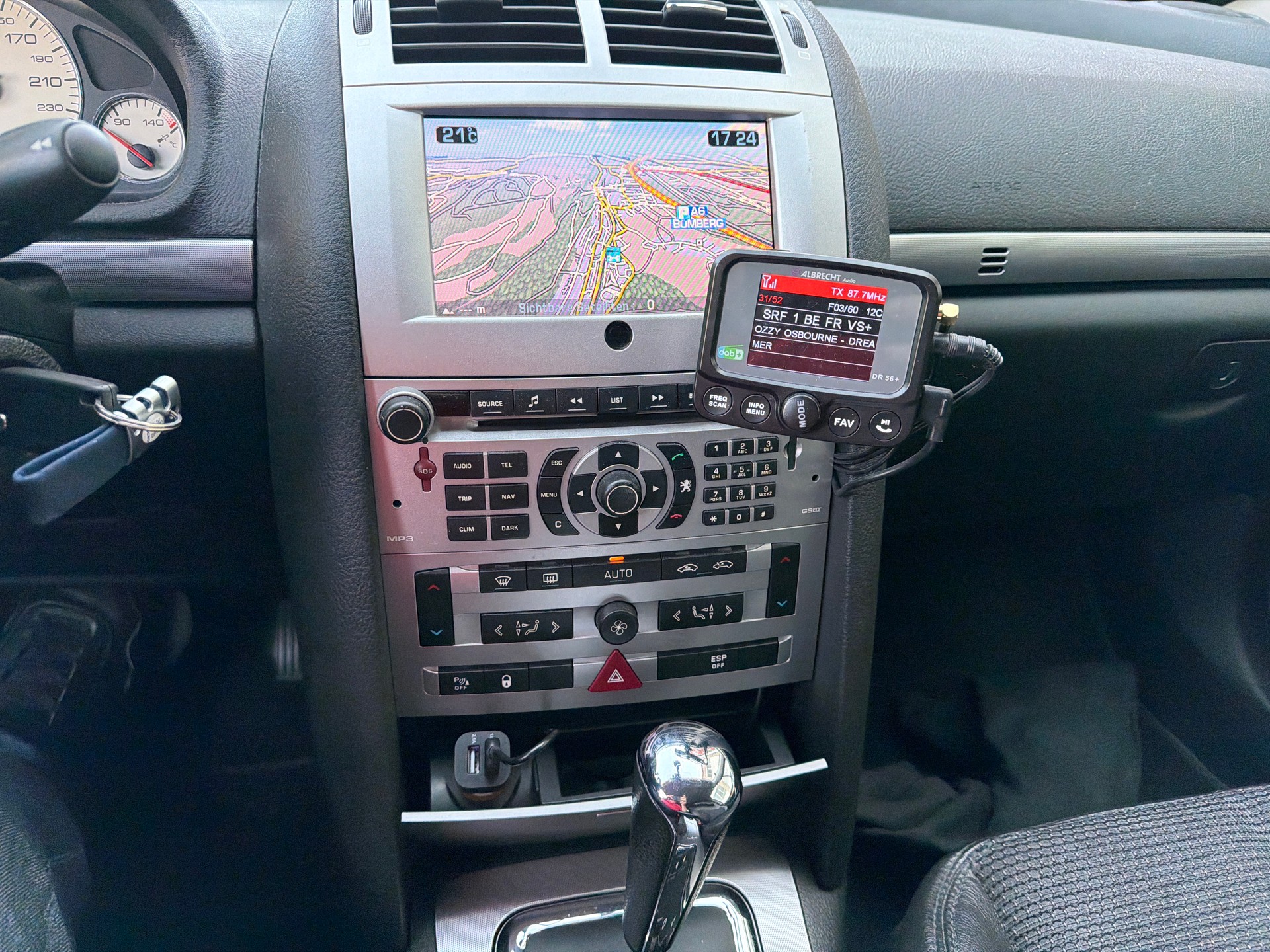 PEUGEOT 407 SW 2.0 HDI Dynamic Edition Automatic-image-10