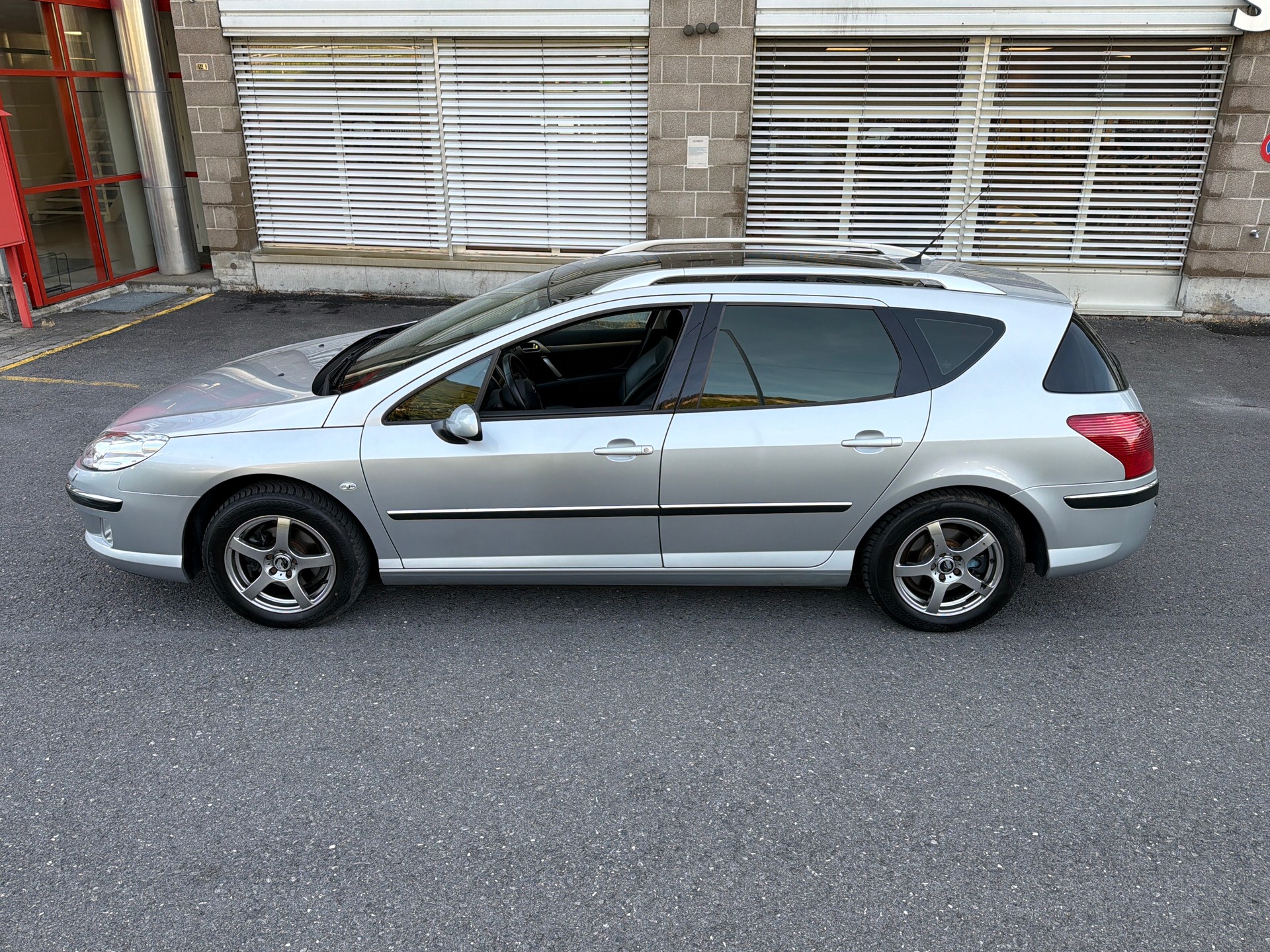 PEUGEOT 407 SW 2.0 HDI Dynamic Edition Automatic-image-1
