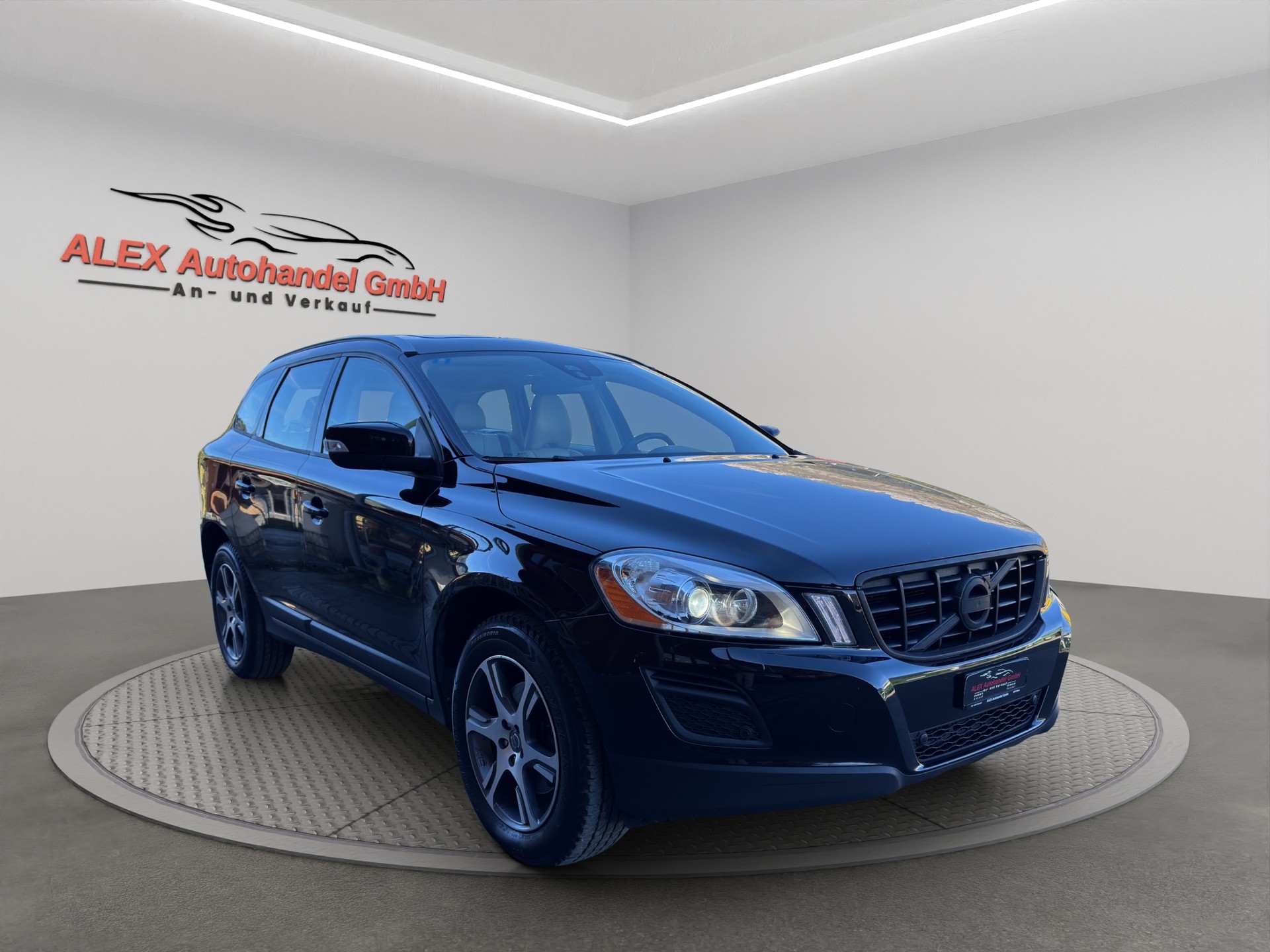 VOLVO XC60 D5 AWD R-Design Geartronic-image-8