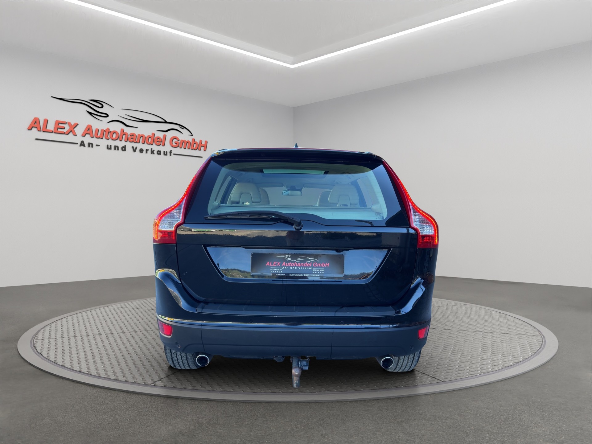 VOLVO XC60 D5 AWD R-Design Geartronic-image-4