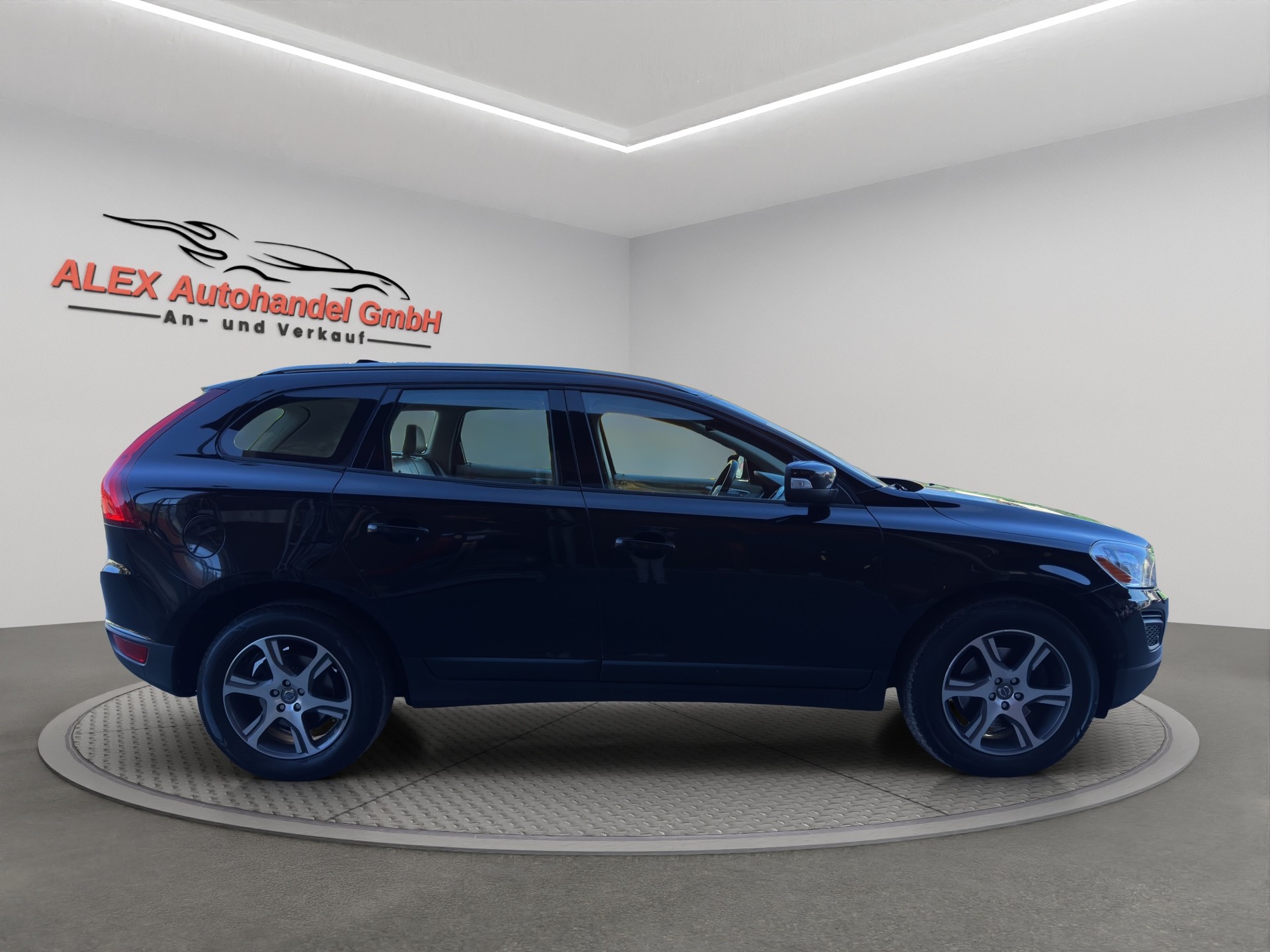 VOLVO XC60 D5 AWD R-Design Geartronic-image-7