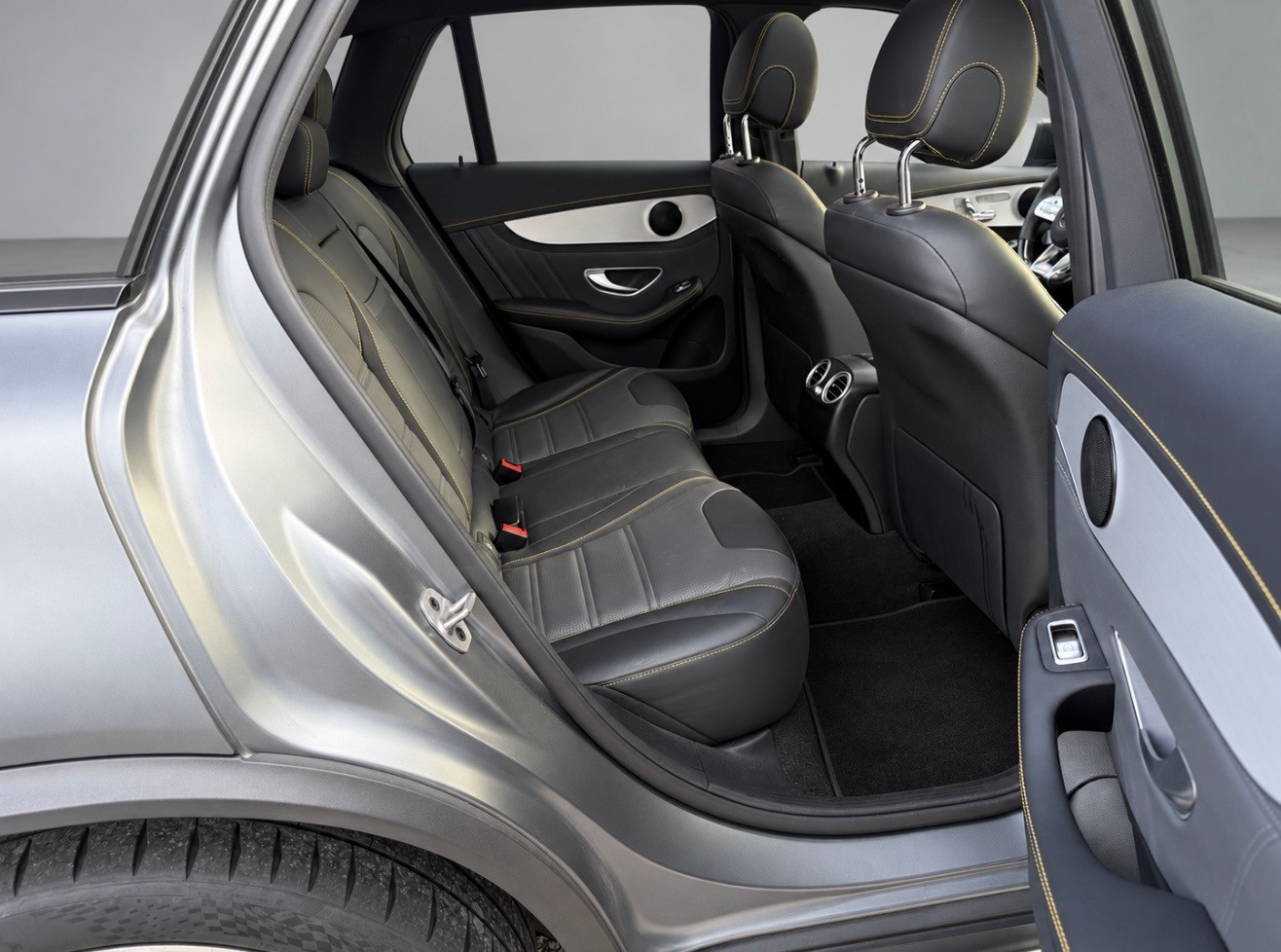 MERCEDES-BENZ GLC 63 S AMG 4Matic 9G-Tronic-image-12