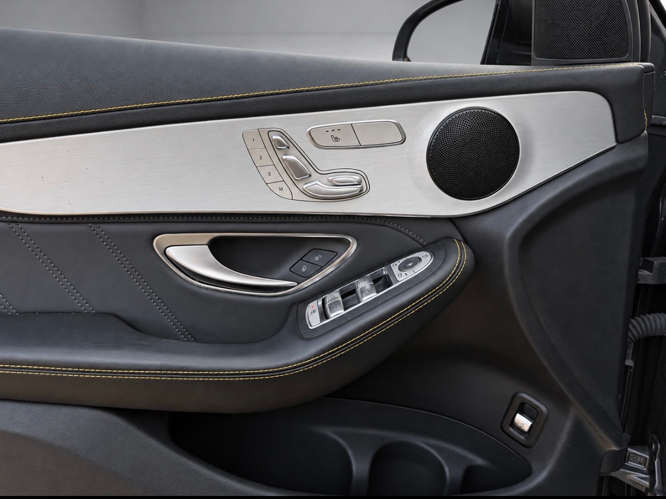 MERCEDES-BENZ GLC 63 S AMG 4Matic 9G-Tronic-image-9
