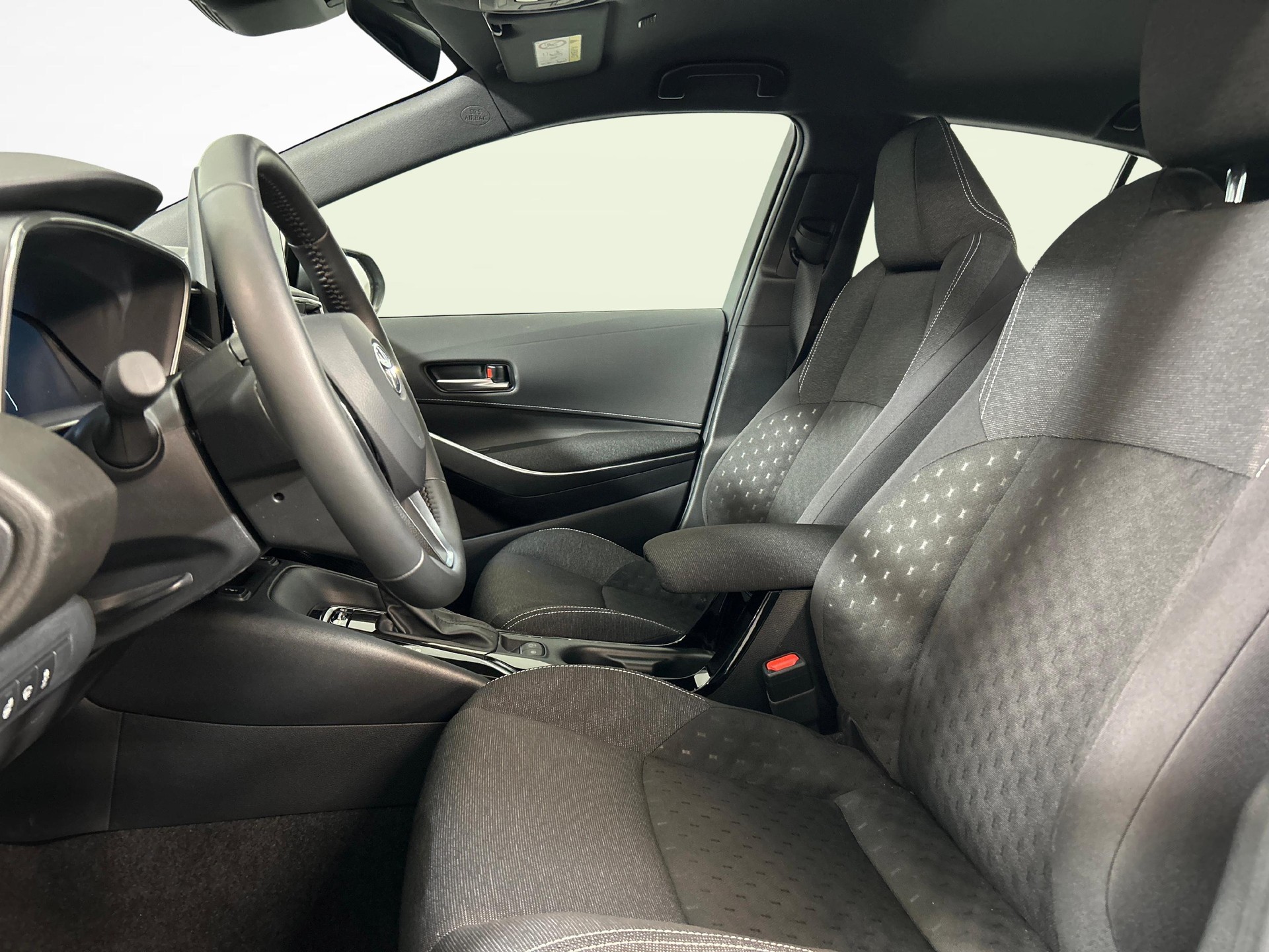 TOYOTA Corolla 1.8 HSD Comfort-image-2
