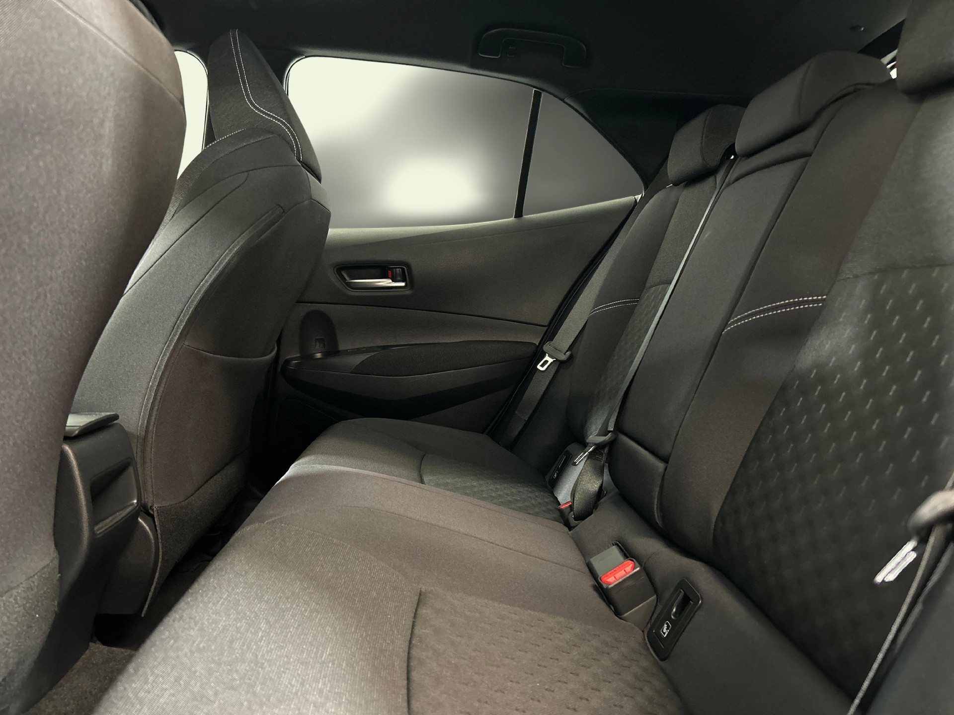 TOYOTA Corolla 1.8 HSD Comfort-image-3