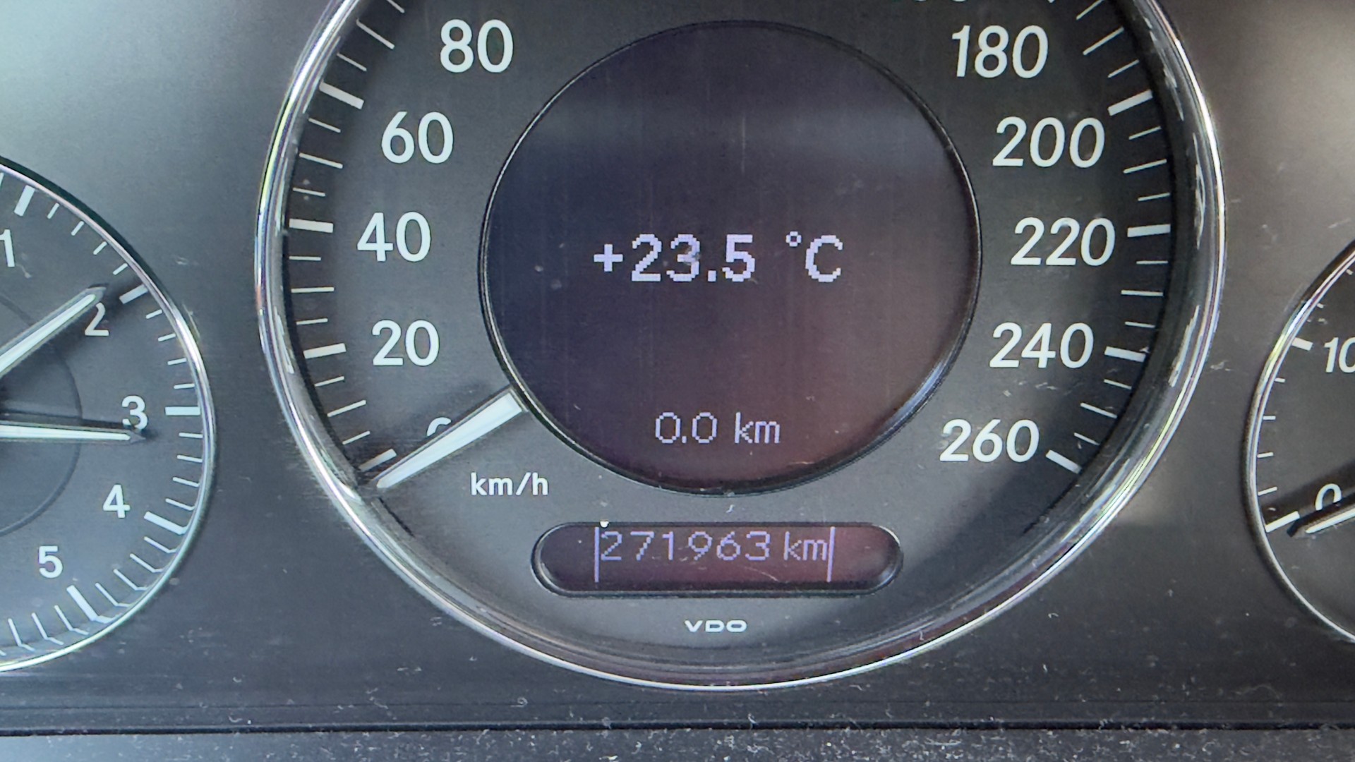 MERCEDES-BENZ E 220 CDI Elégance-image-11