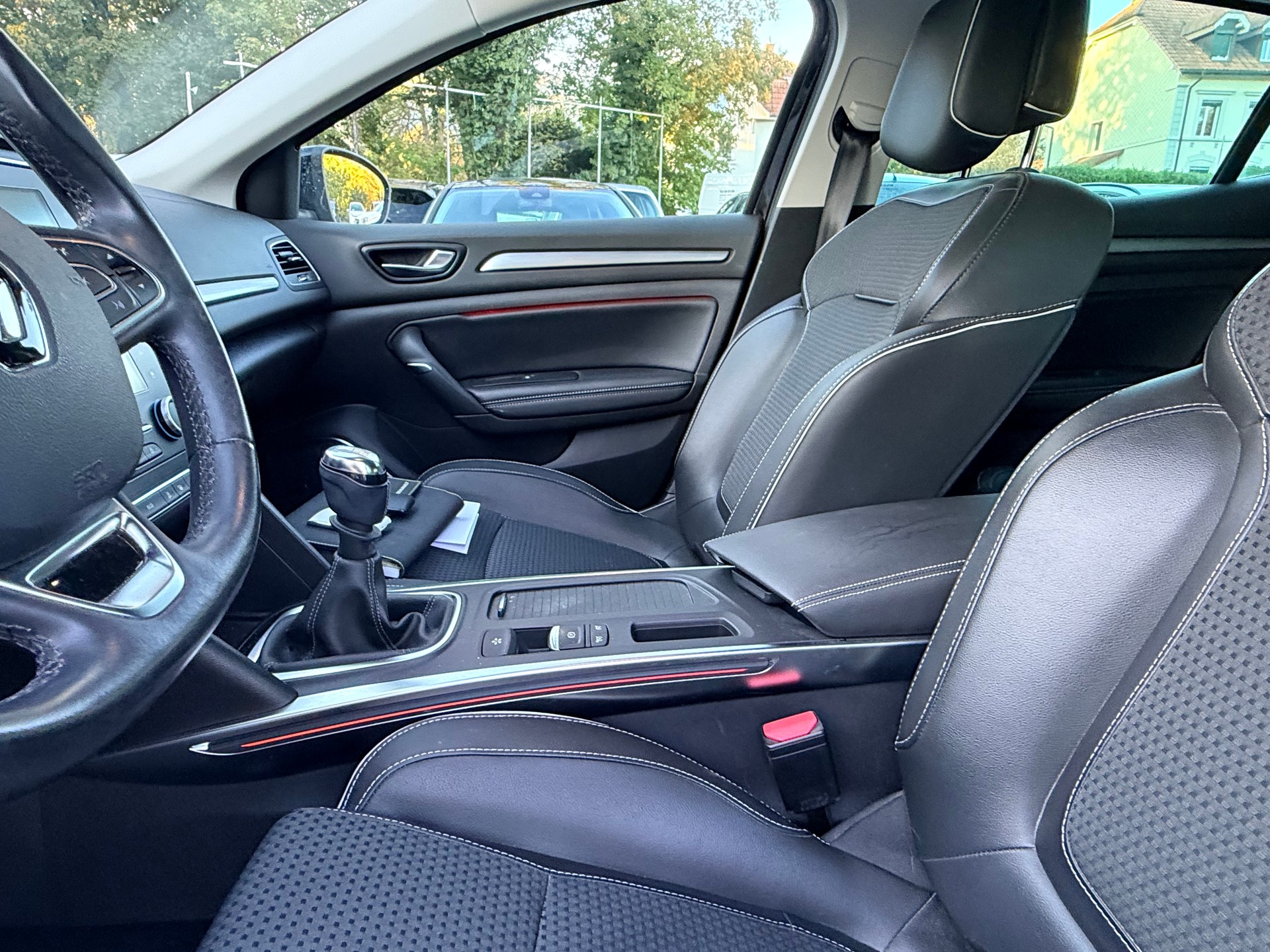 RENAULT Mégane 1.2 16V Turbo Bose-image-29