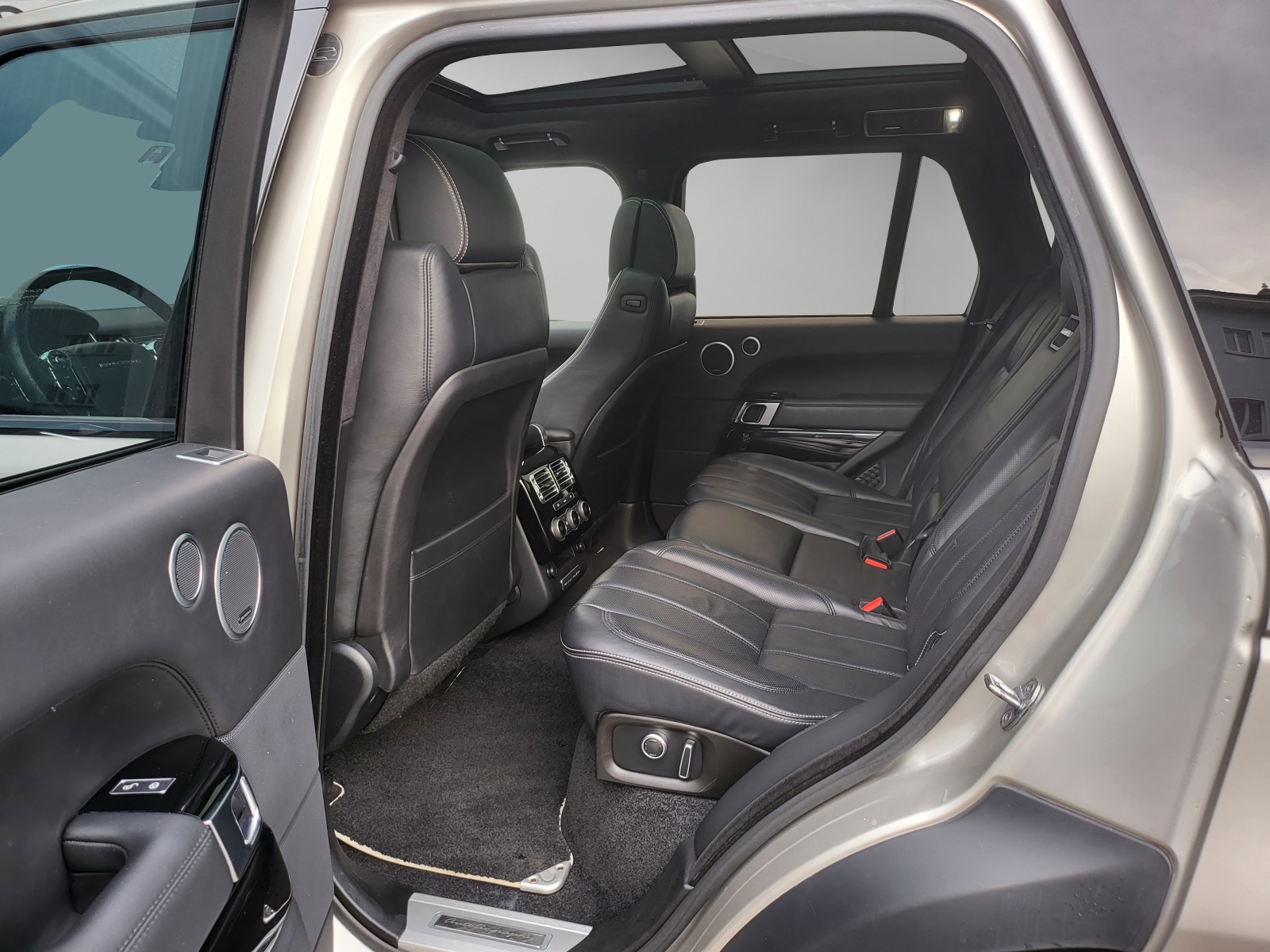 LAND ROVER Range Rover 4.4 SDV8 SV Autobiography Automatic-image-8