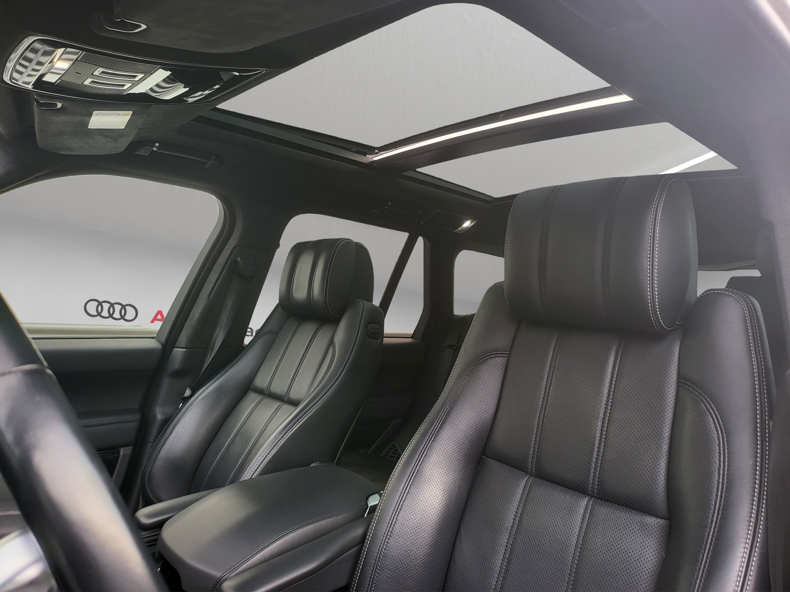 LAND ROVER Range Rover 4.4 SDV8 SV Autobiography Automatic-image-7