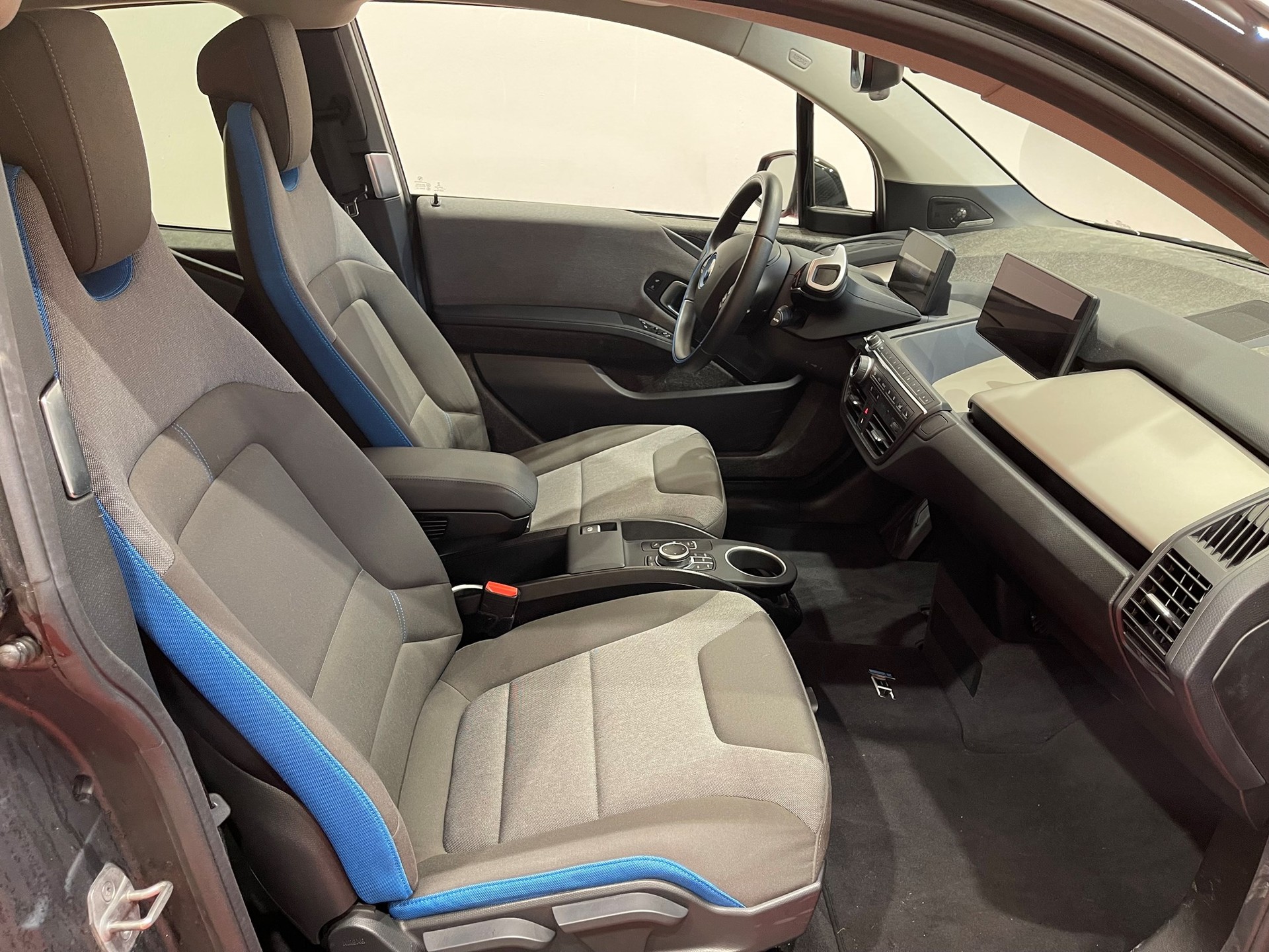 BMW i3s (120Ah) *CH FAHRZEUG*-image-13