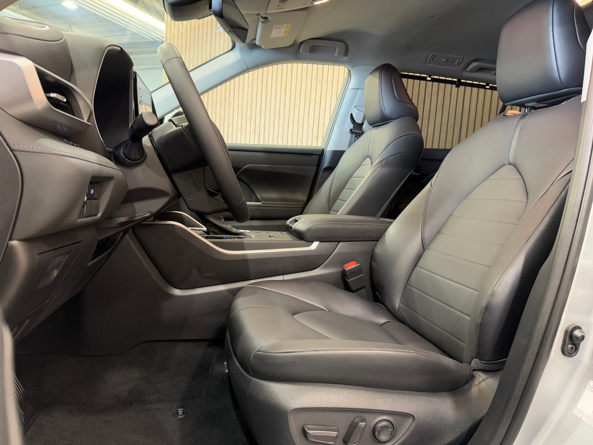 TOYOTA Highlander 2.5 HSD e-CVT 7 Sitzer-image-10