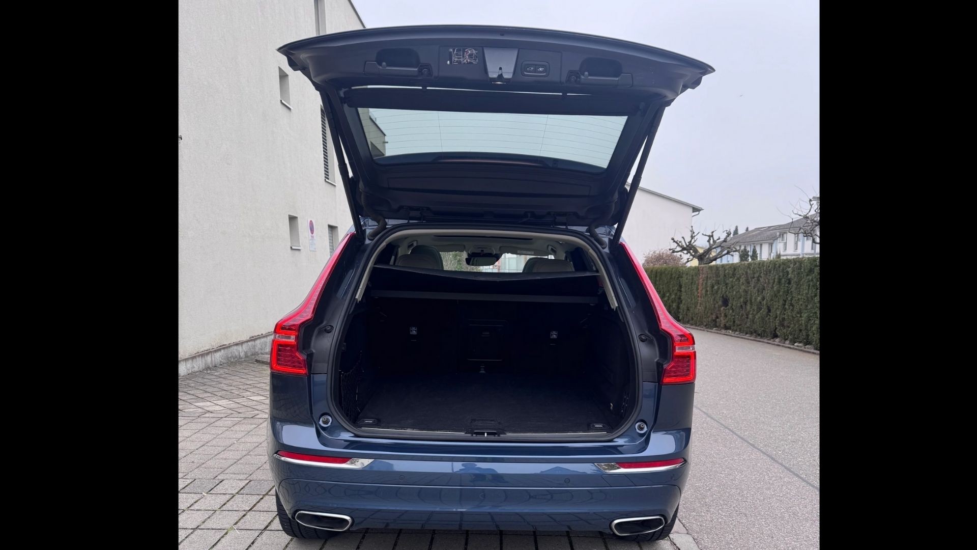 VOLVO XC60 D5 AWD Inscription Geartronic-image-5