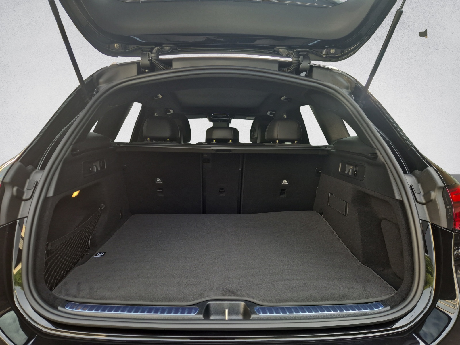 MERCEDES-BENZ GLC 200 AMG Line 4Matic-image-6