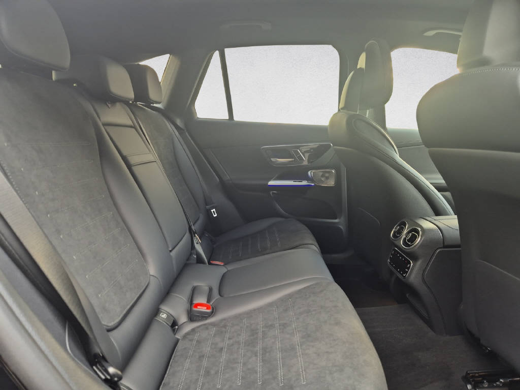 MERCEDES-BENZ GLC 200 AMG Line 4Matic-image-11