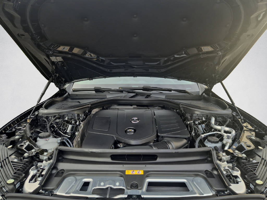 MERCEDES-BENZ GLC 200 AMG Line 4Matic-image-8
