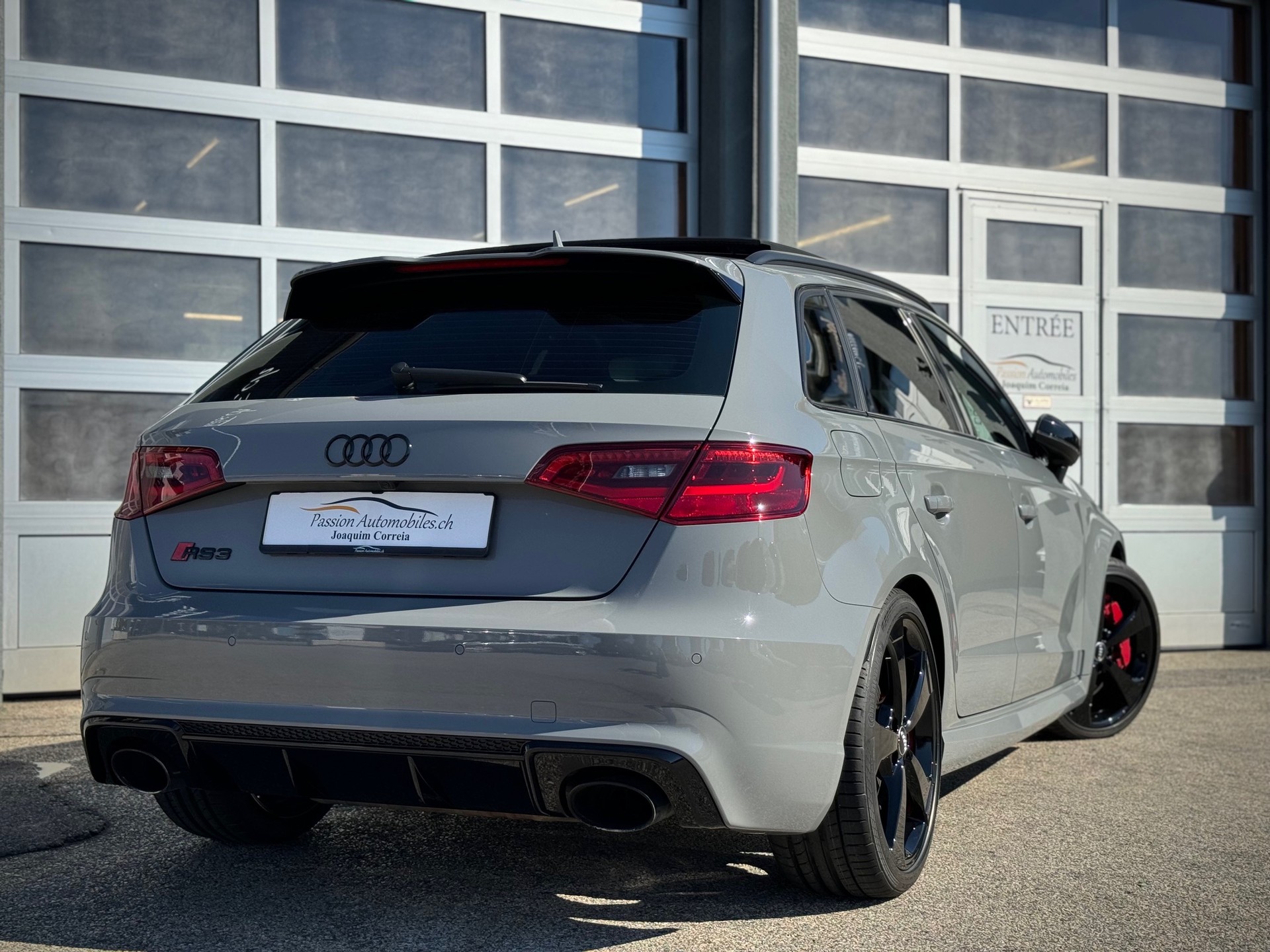 AUDI RS3 2.5 TSI quattro S-tronic Nardo Grey - Véhicule Suisse (CH)-image-1