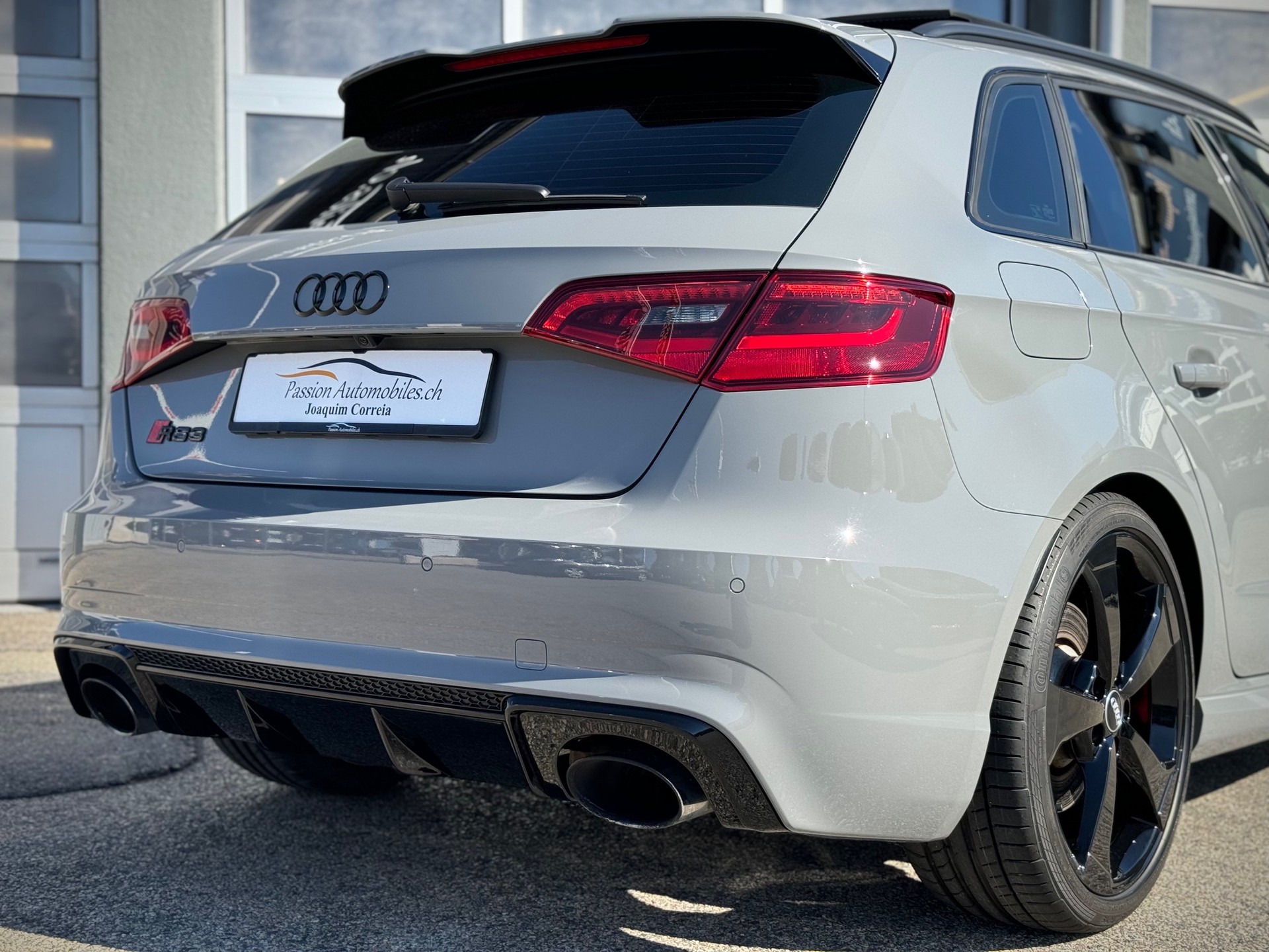 AUDI RS3 2.5 TSI quattro S-tronic Nardo Grey - Véhicule Suisse (CH)-image-3