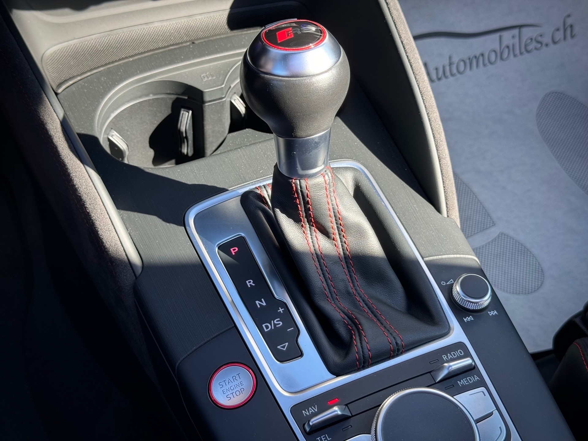 AUDI RS3 2.5 TSI quattro S-tronic Nardo Grey - Véhicule Suisse (CH)-image-13